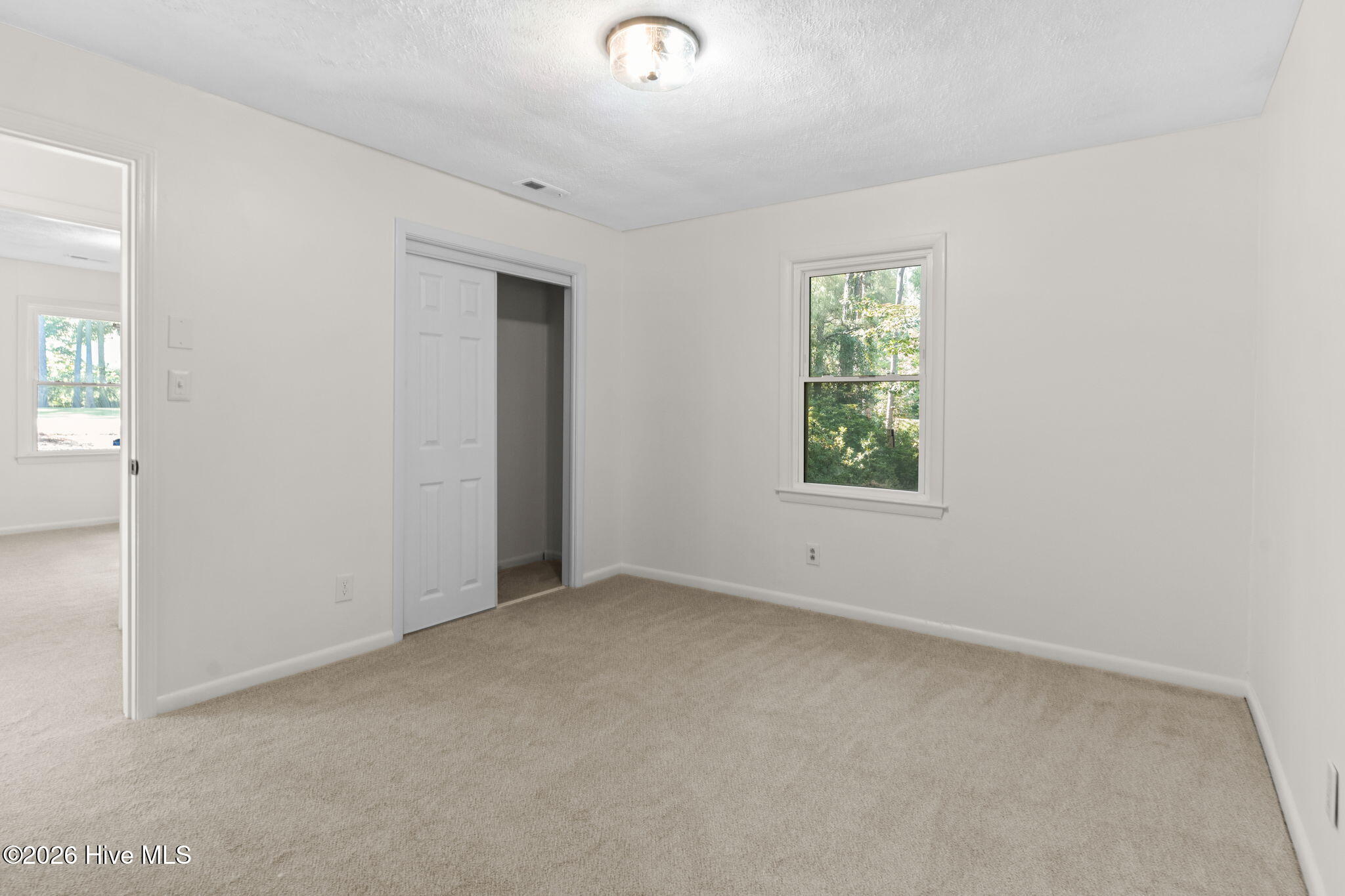 146 Forest Drive W Property Photo 17