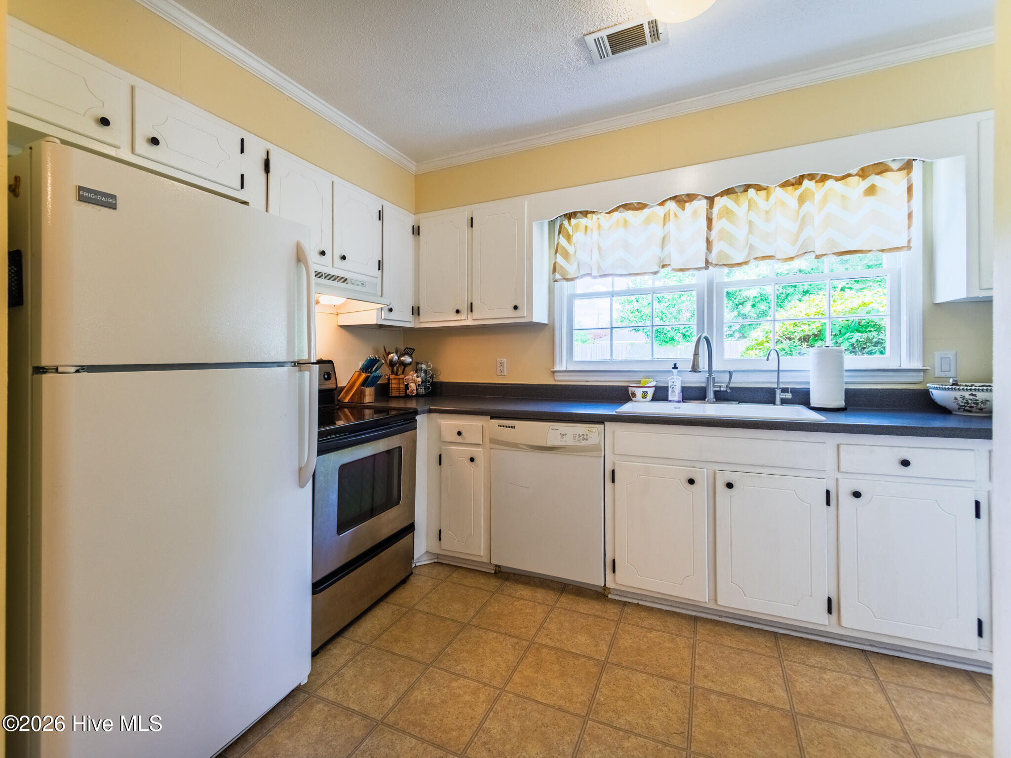 4646 Bramton Road Property Photo 4