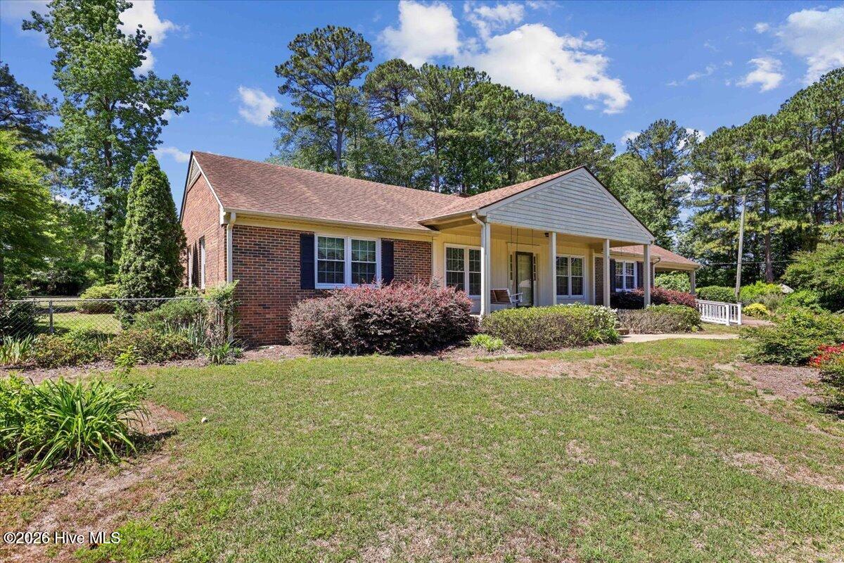 221 Pinewood Circle Property Photo 6