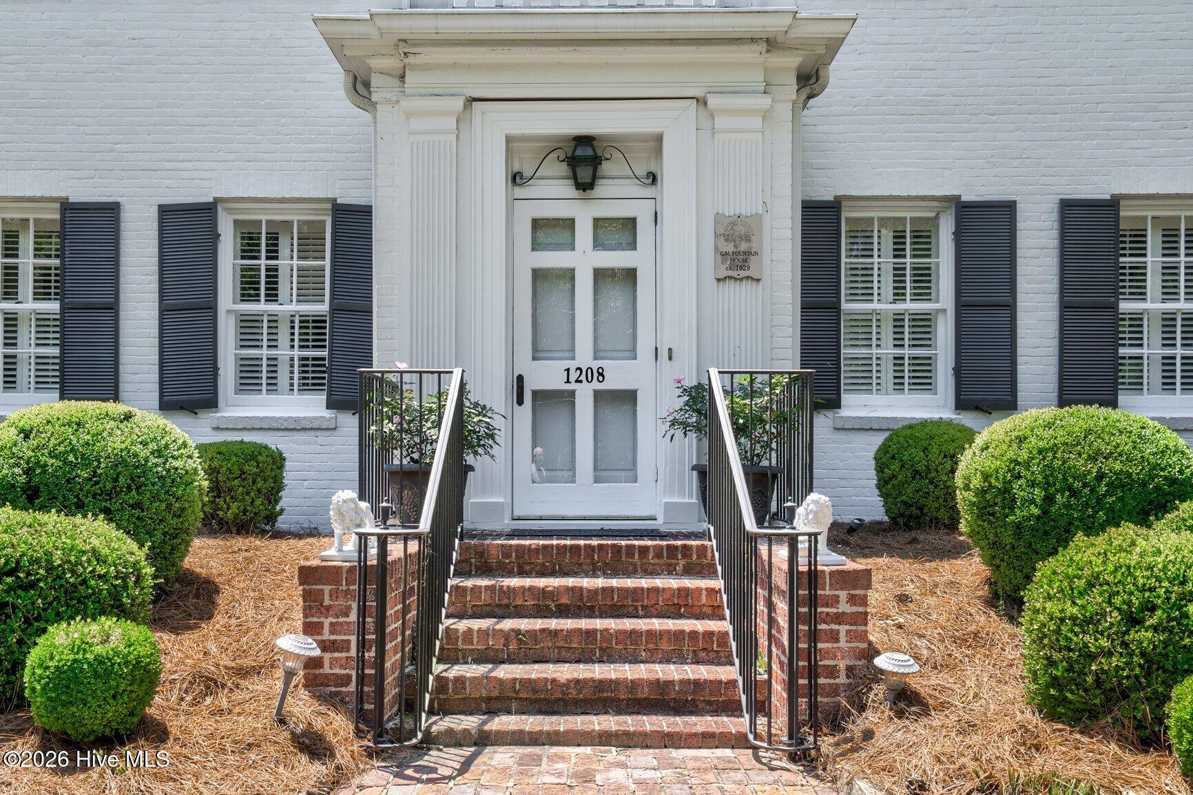 1208 N Main Street Property Photo 5