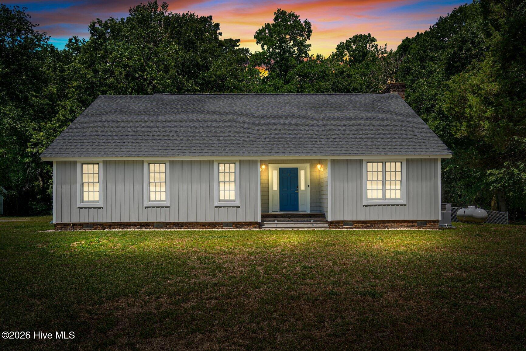 726 Thomas Road Property Photo 2
