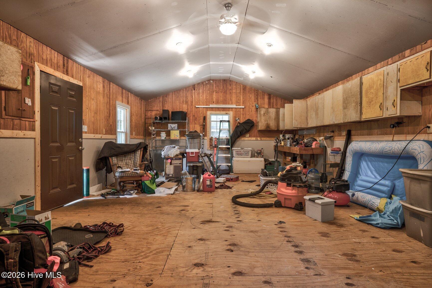 726 Thomas Road Property Photo 45
