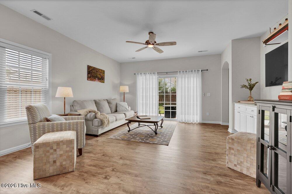 1006 Plum Leaf Court Se Property Photo 6