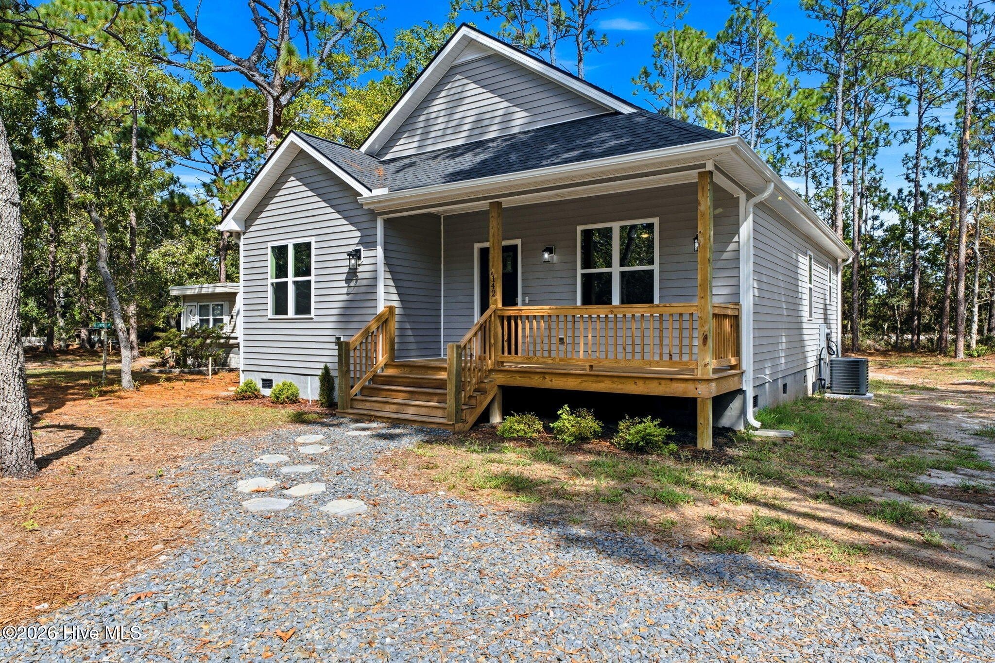 142 Redwood Road Property Photo 2