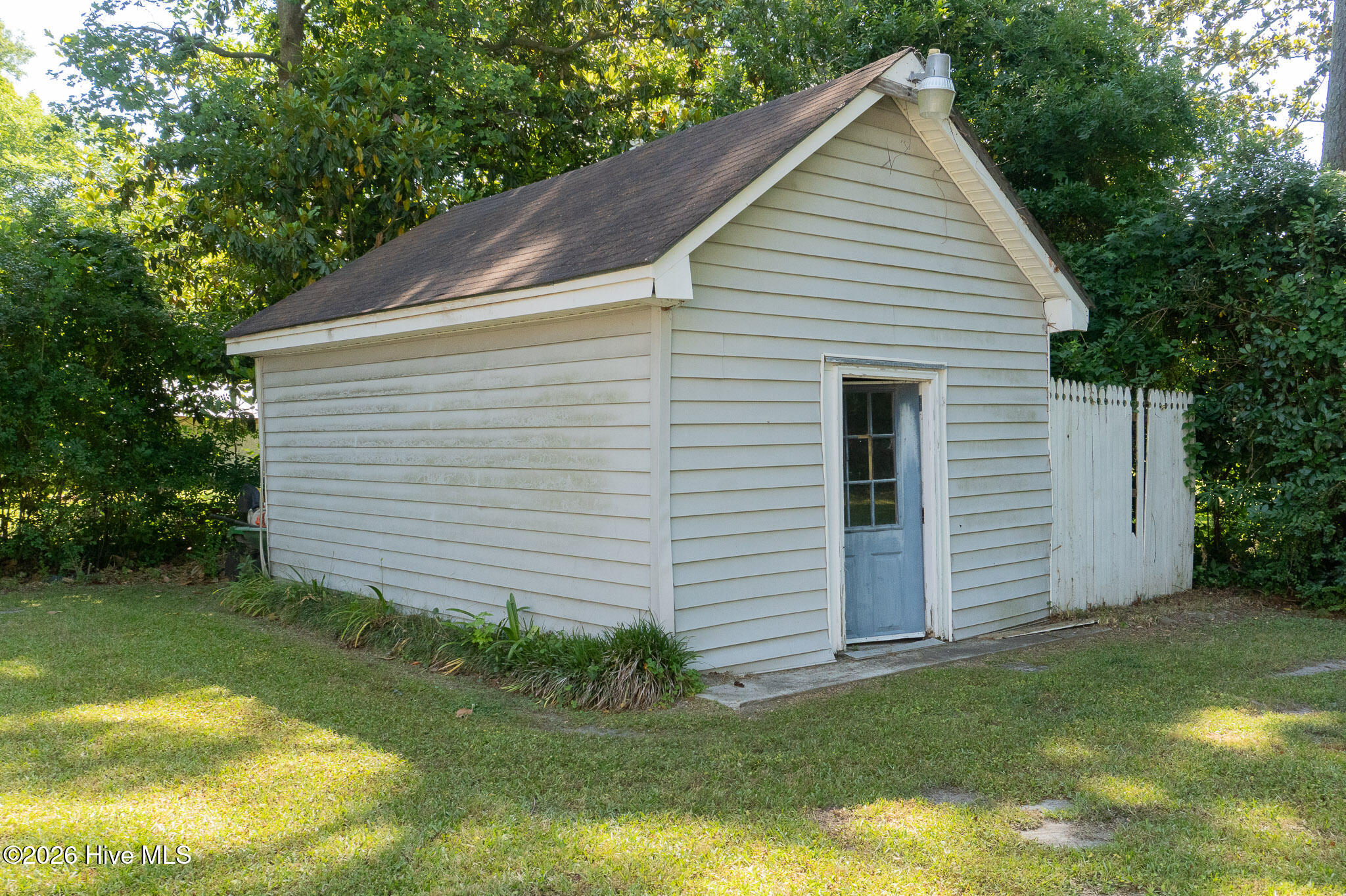 512 S Ashe Street Property Photo 7