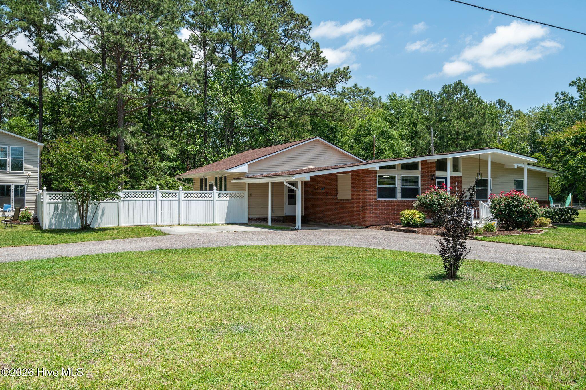 113 Willetts Drive Property Photo 39