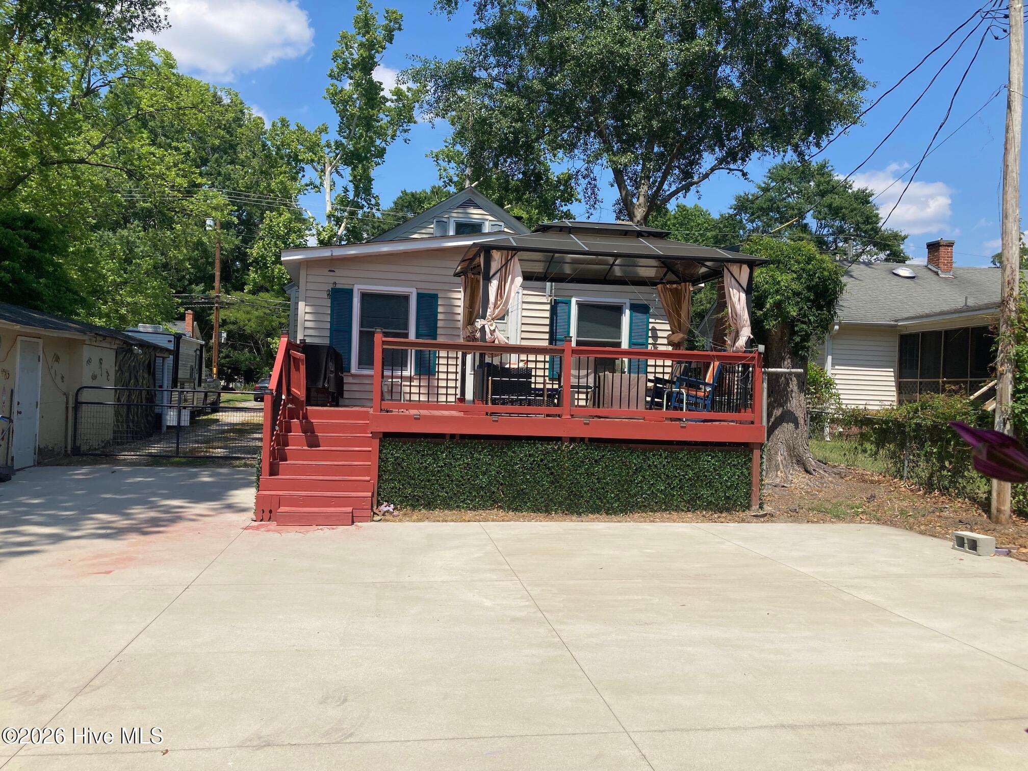 303 E 11th Street Property Photo 74