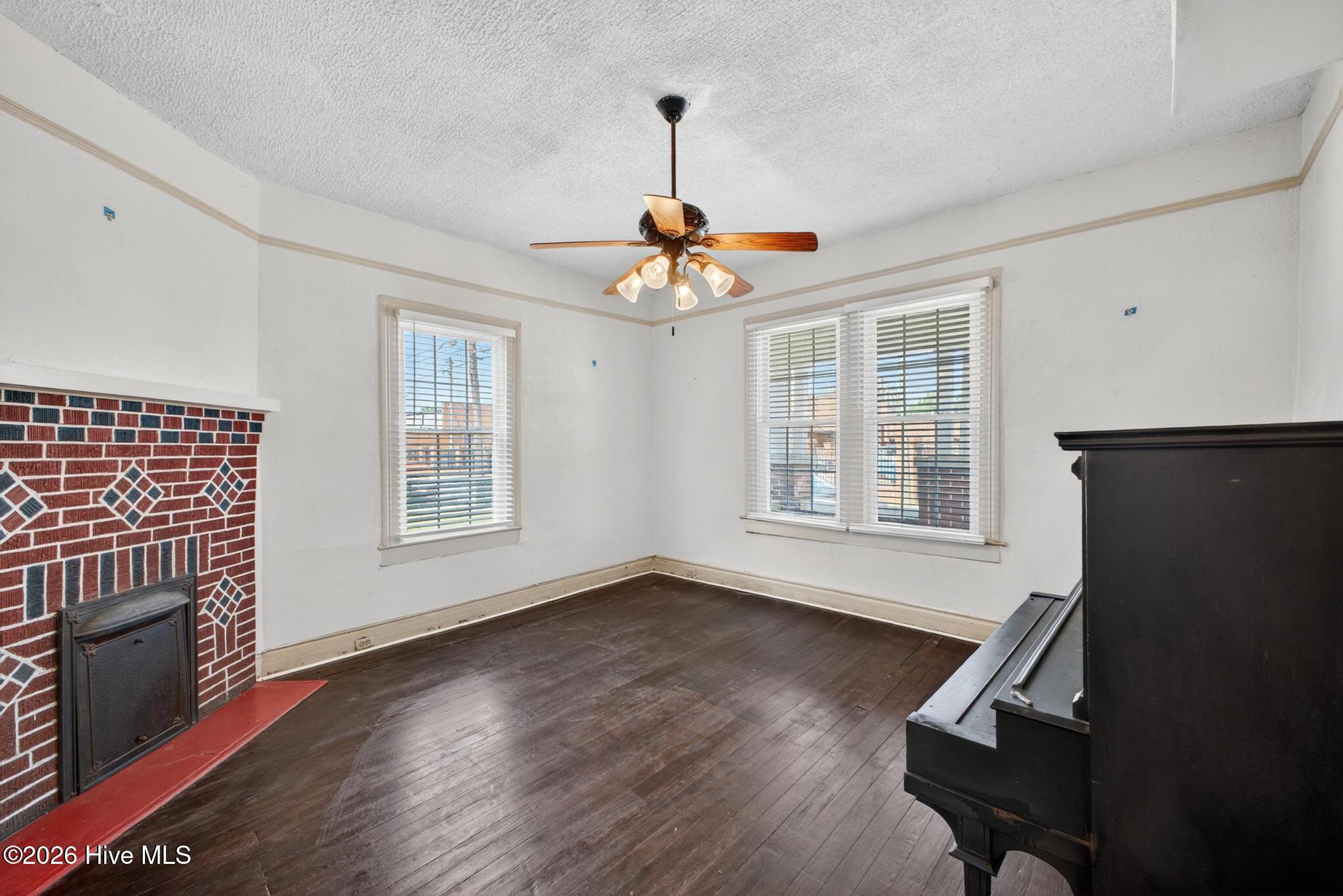1102 Phillips Street Property Photo 4