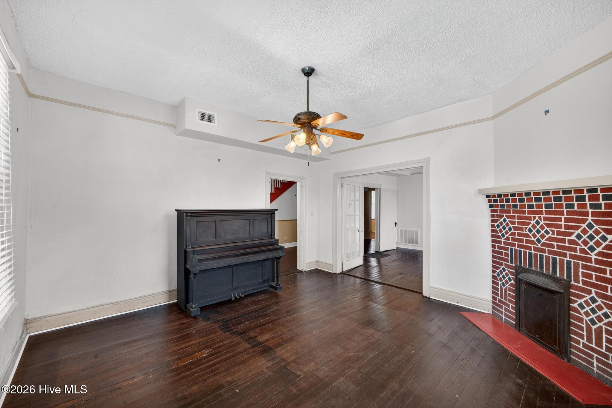 1102 Phillips Street Property Photo 5