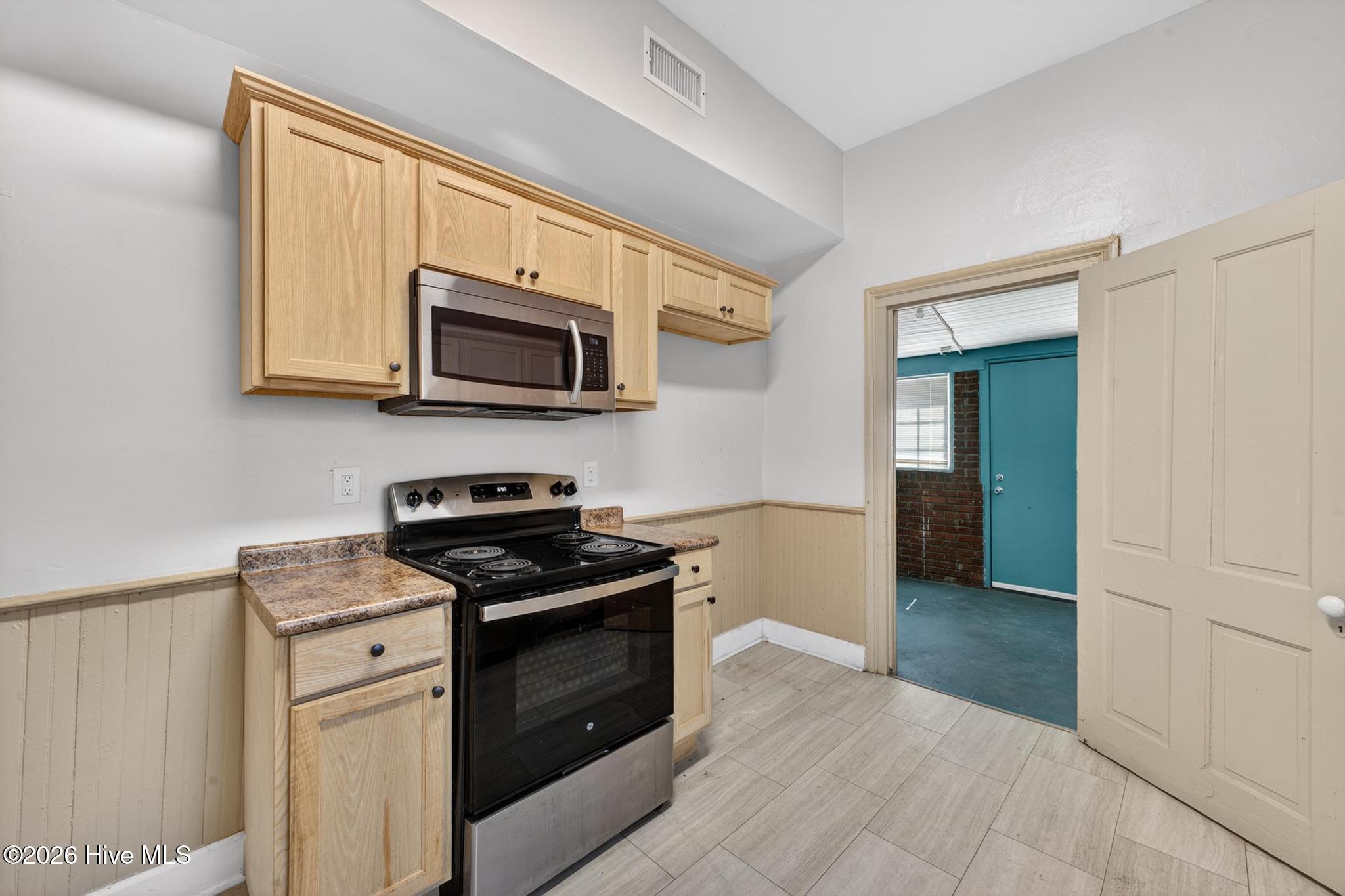 1102 Phillips Street Property Photo 12