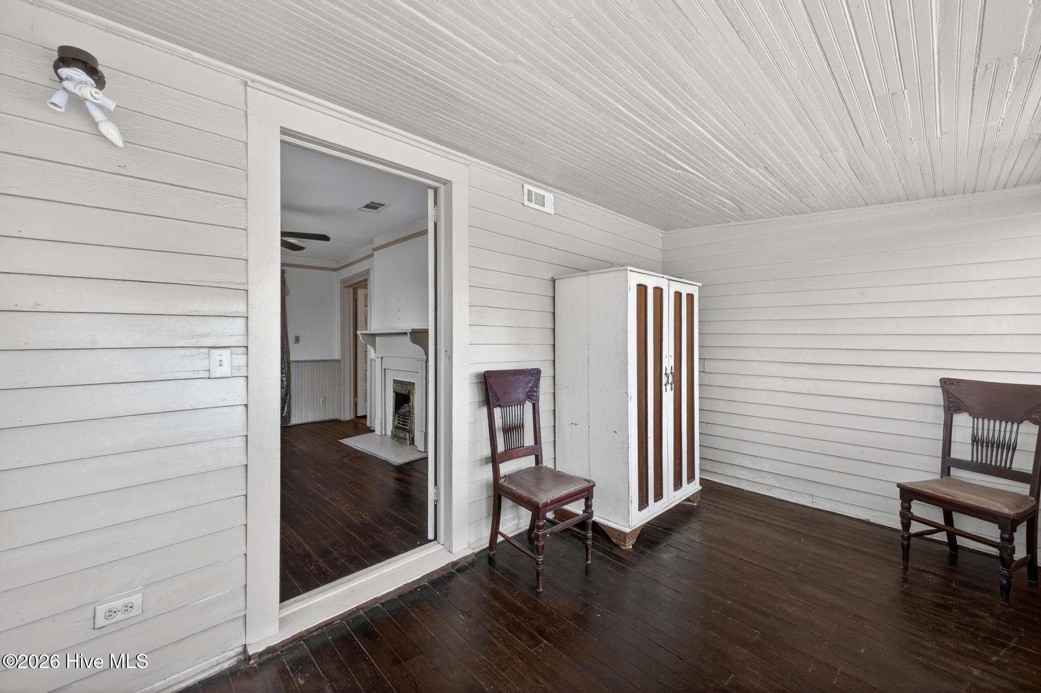 1102 Phillips Street Property Photo 30