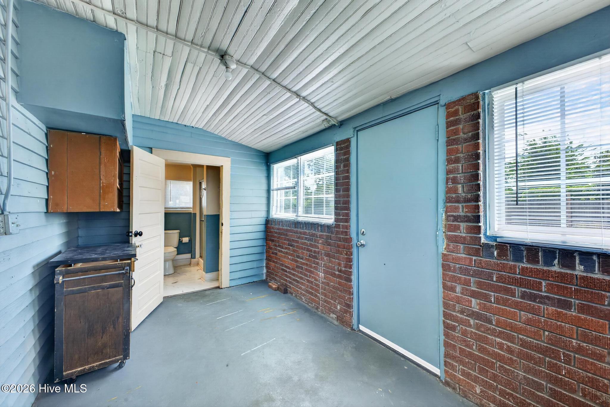 1102 Phillips Street Property Photo 35