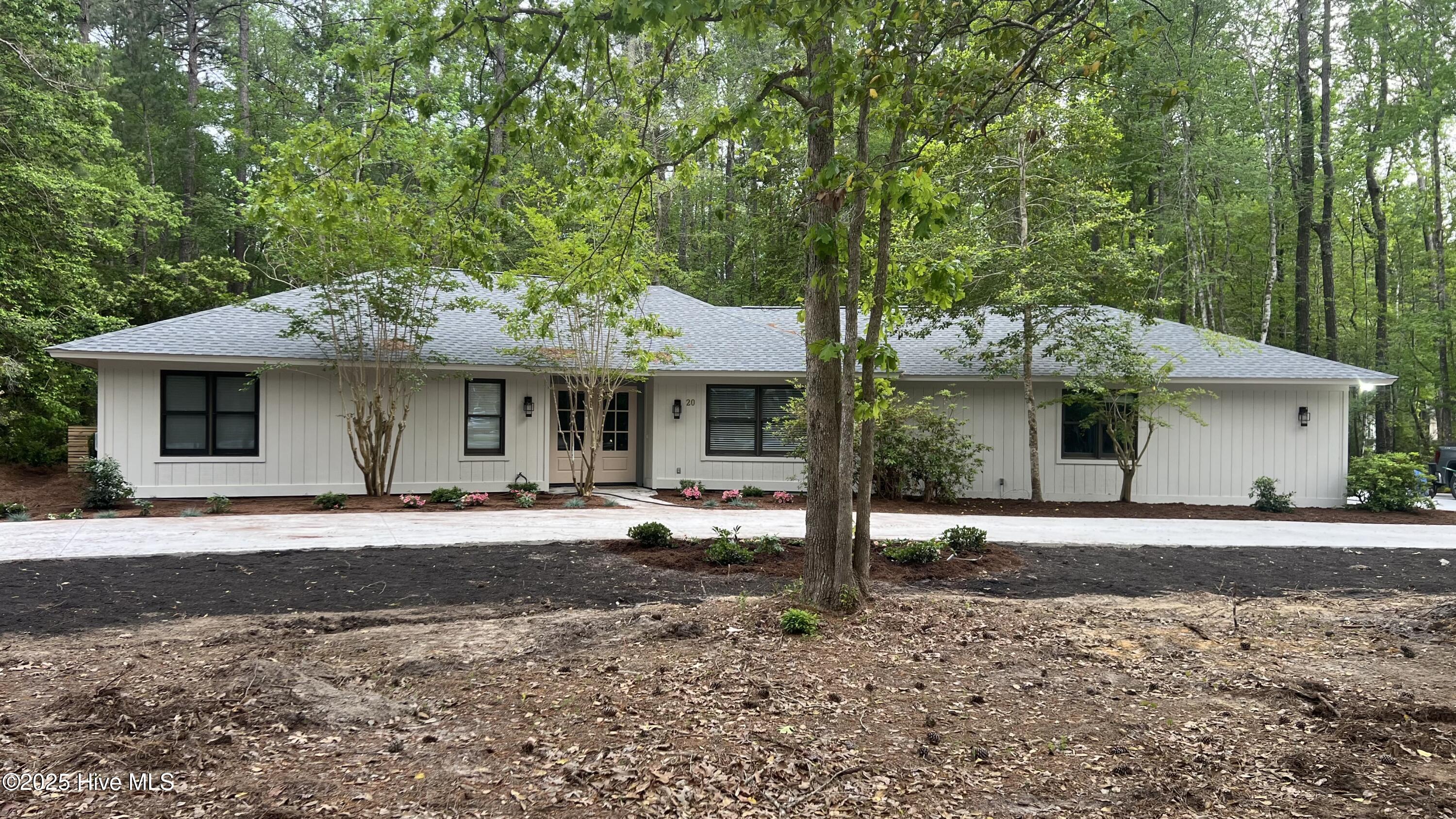 20 Sunfield Drive Property Photo 1