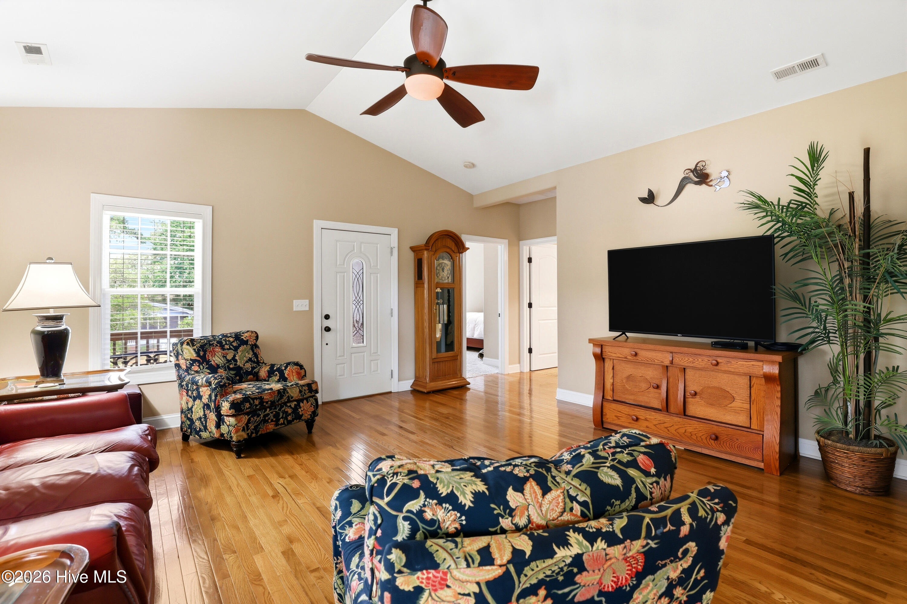 332 Ne 52nd Street Property Photo 7