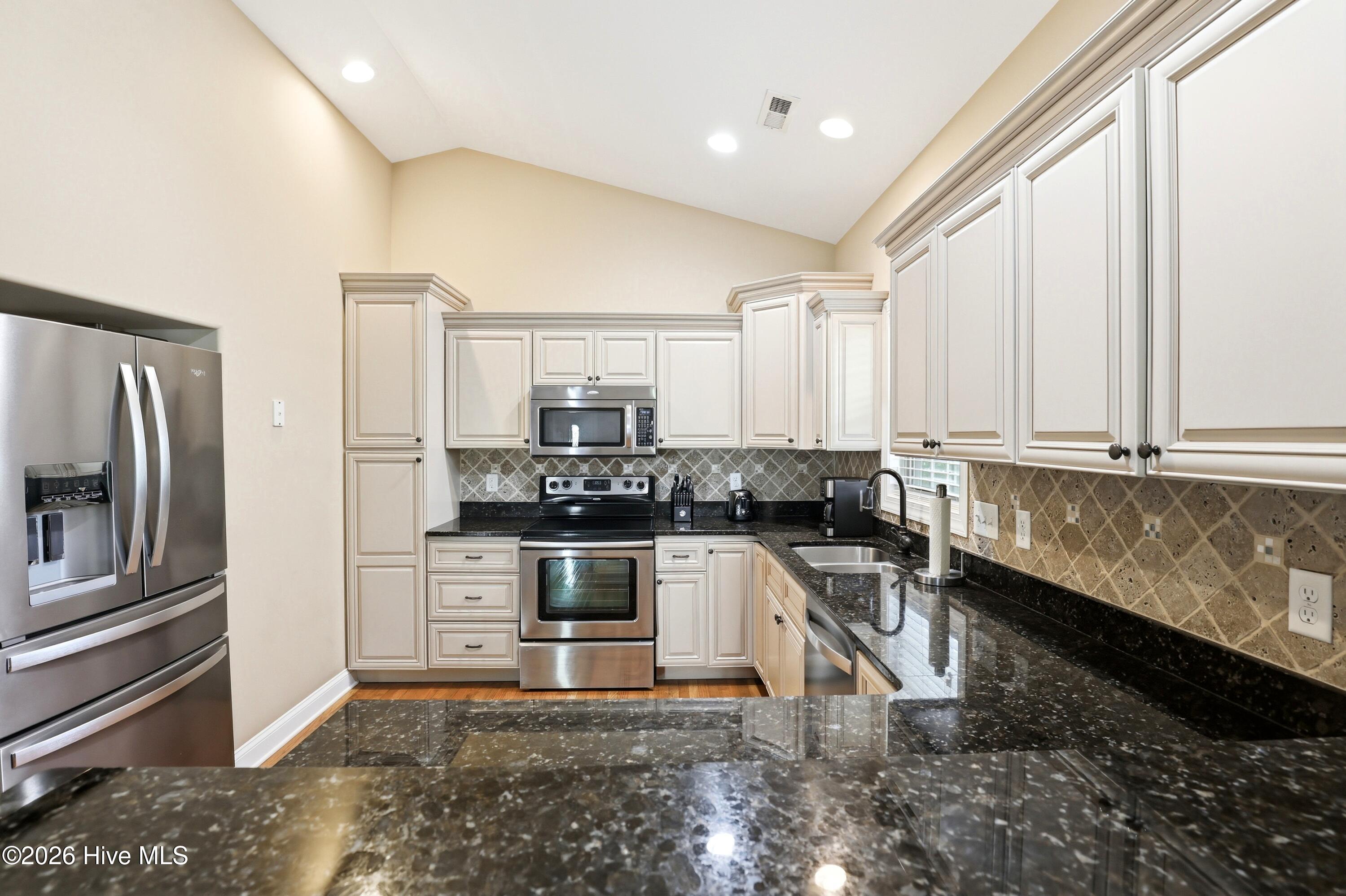332 Ne 52nd Street Property Photo 9
