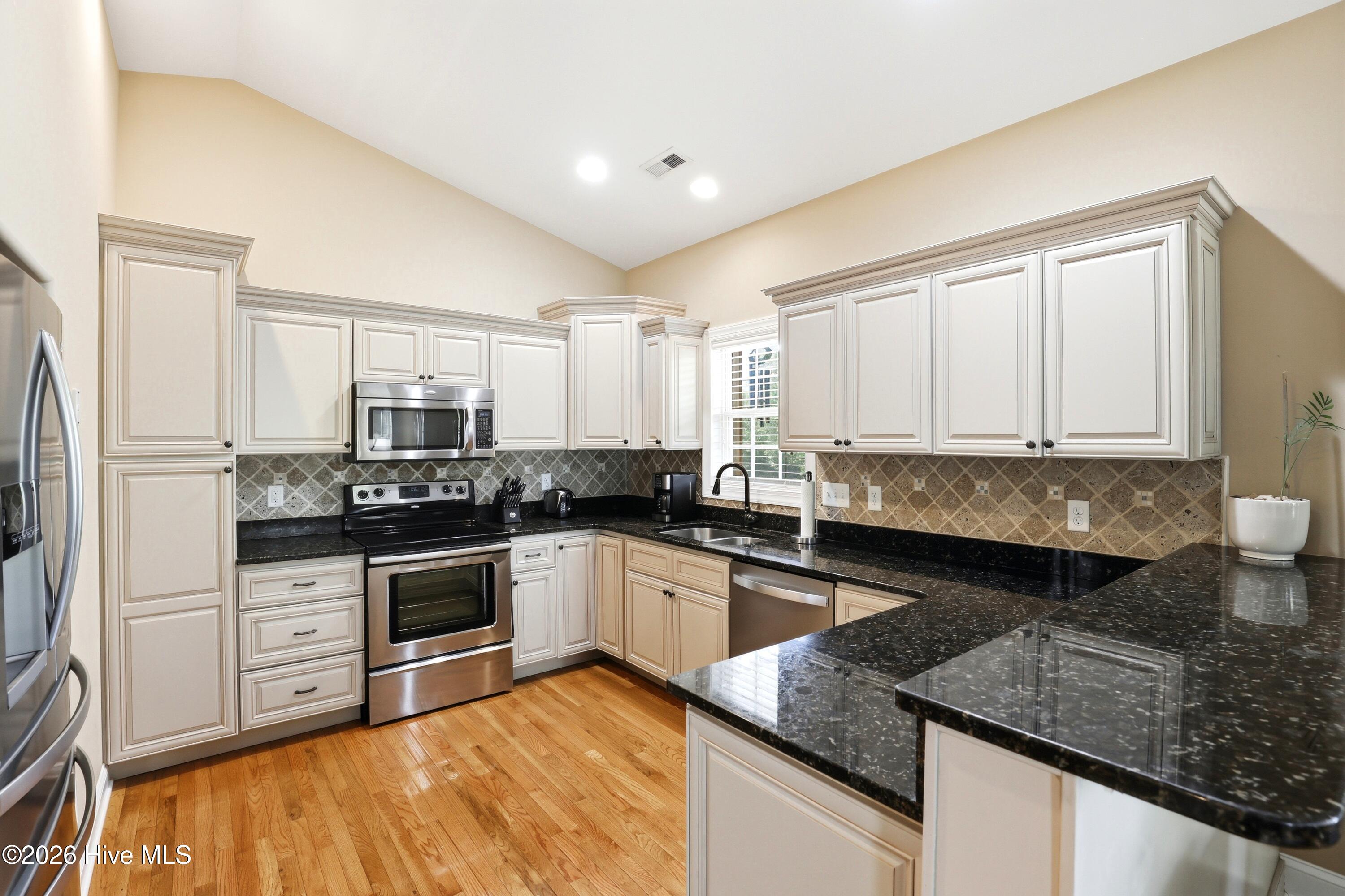 332 Ne 52nd Street Property Photo 10
