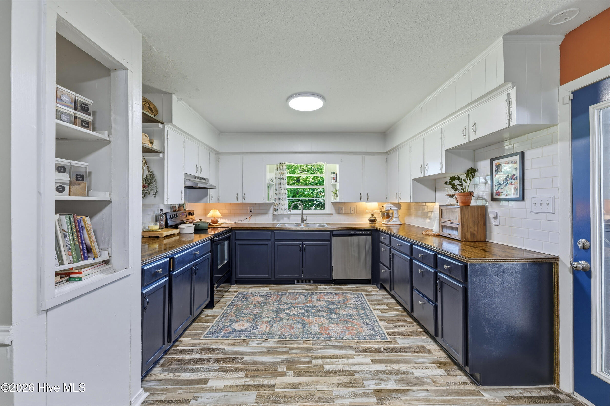 356 Holland Drive Property Photo 10