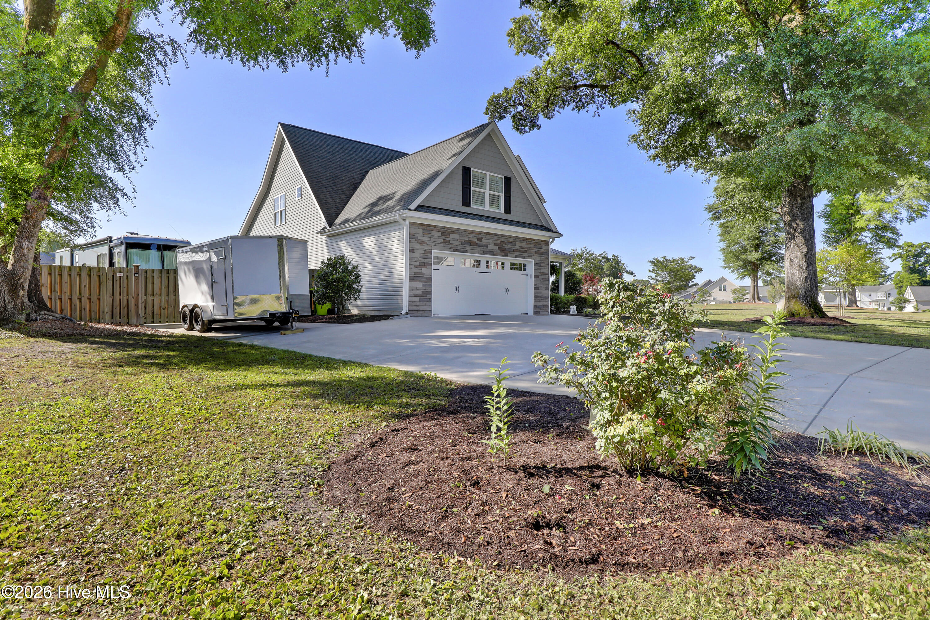135 Darel Street Property Photo 3
