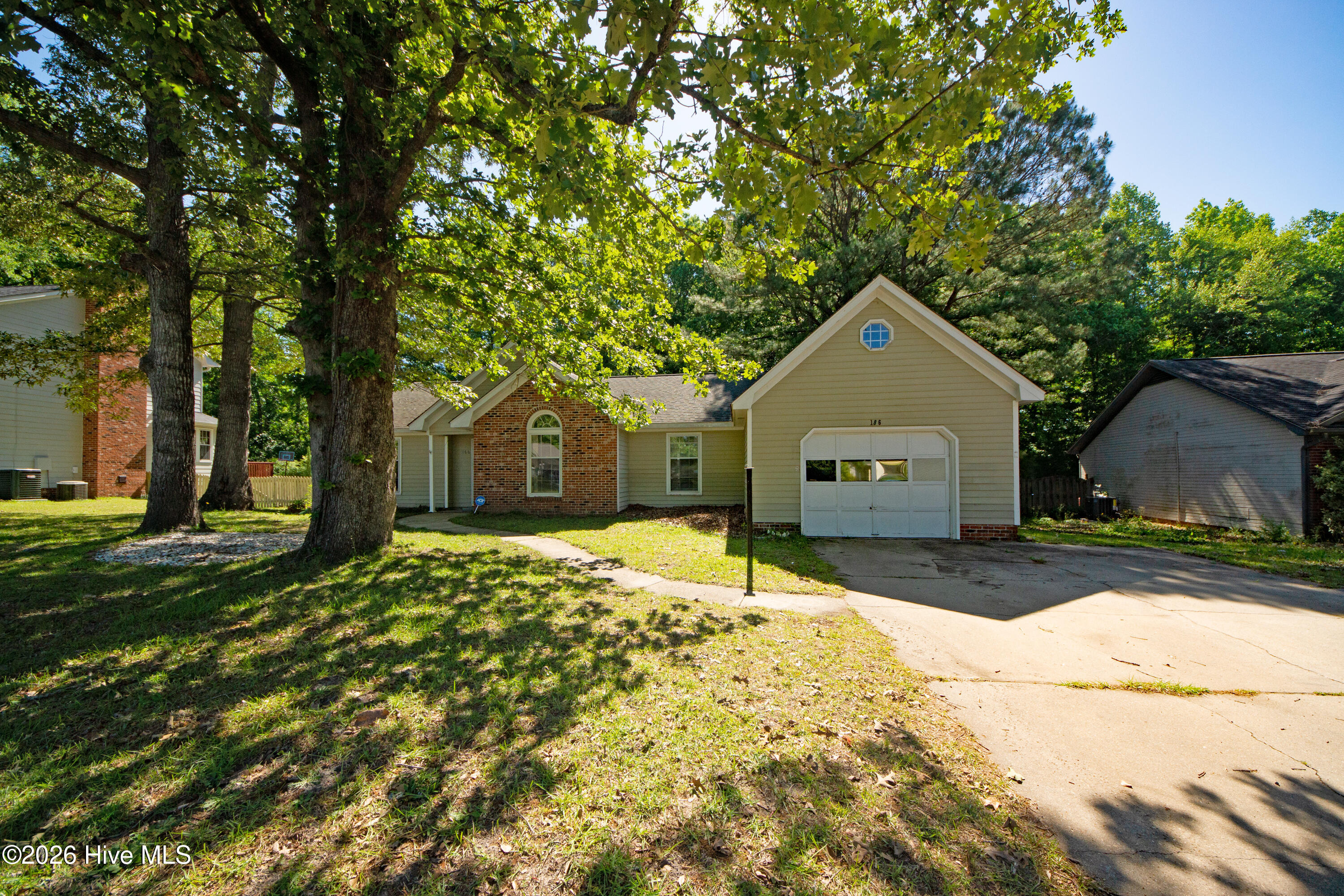 186 Raintree Circle Property Photo 1