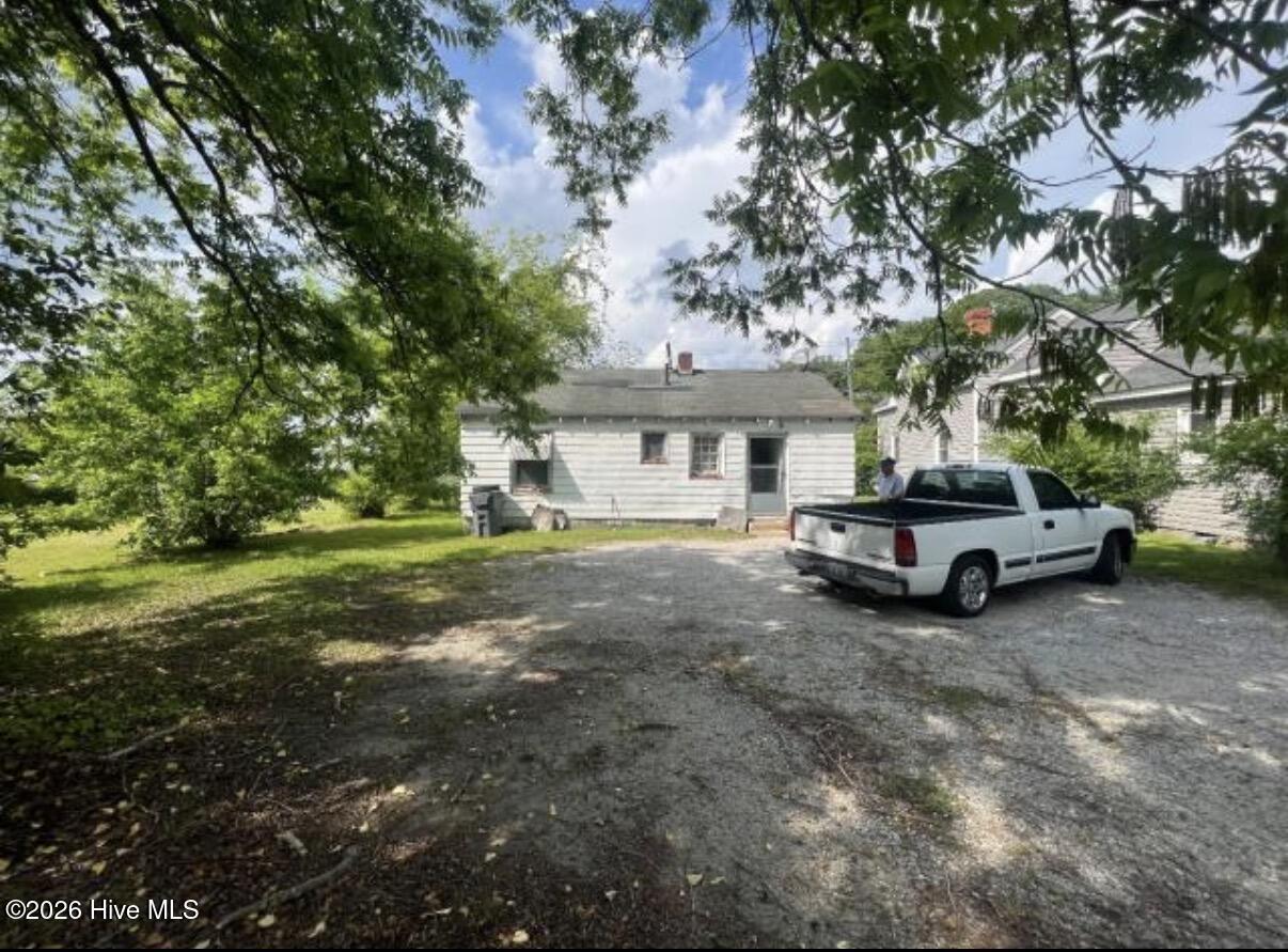 440 E Elm Street Property Photo 3