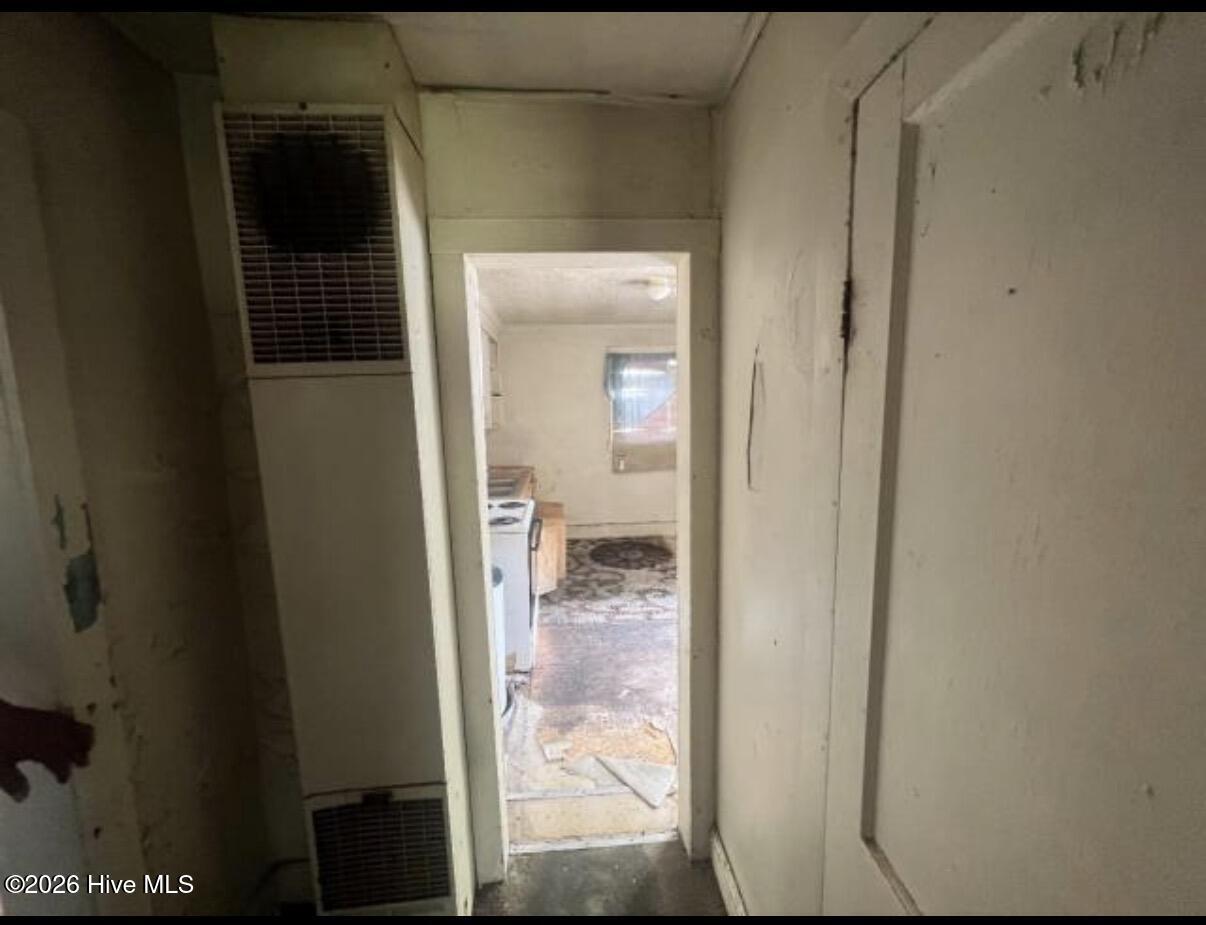 440 E Elm Street Property Photo 6