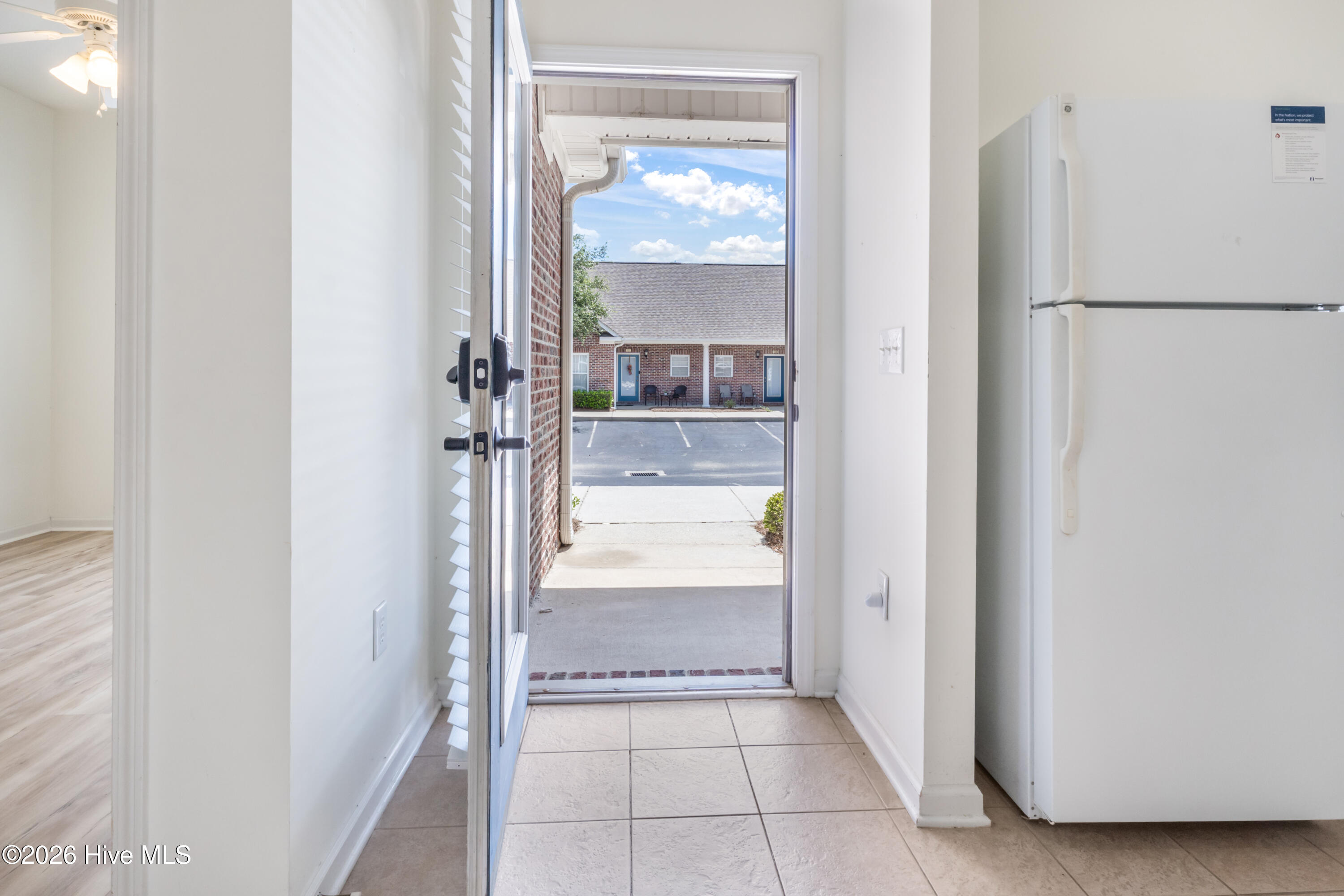 320 Hibiscus Way Property Photo 4