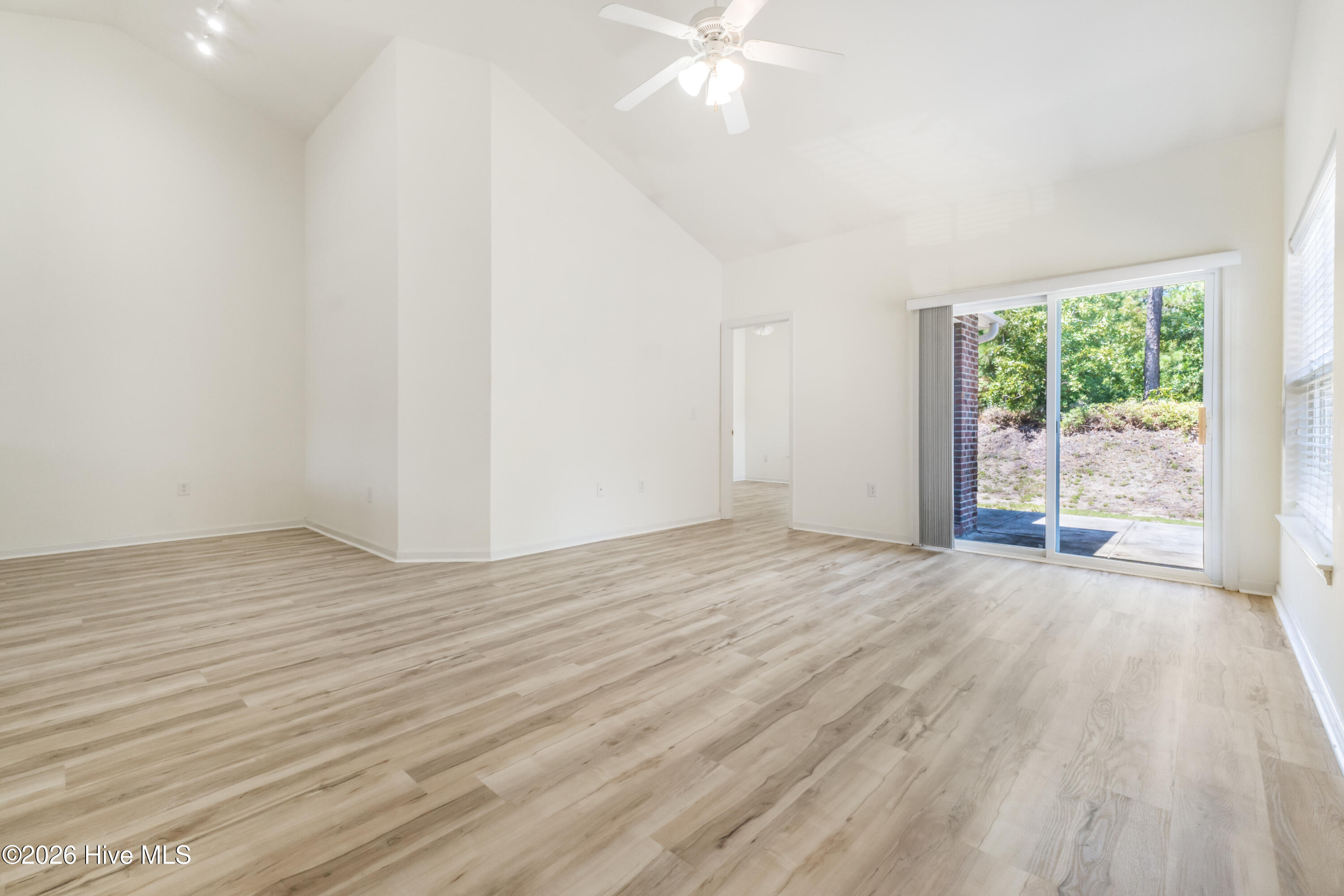 320 Hibiscus Way Property Photo 14