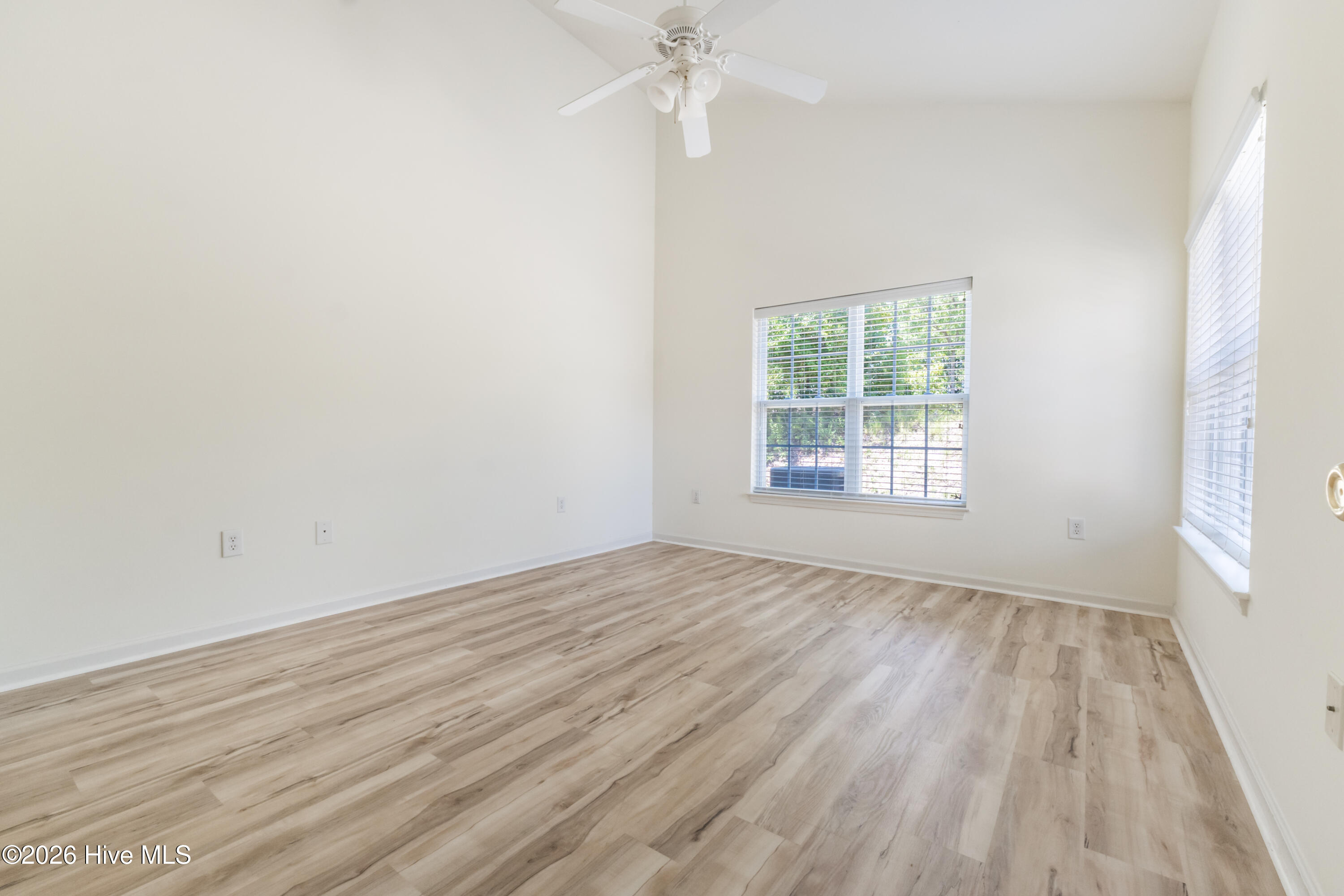 320 Hibiscus Way Property Photo 15