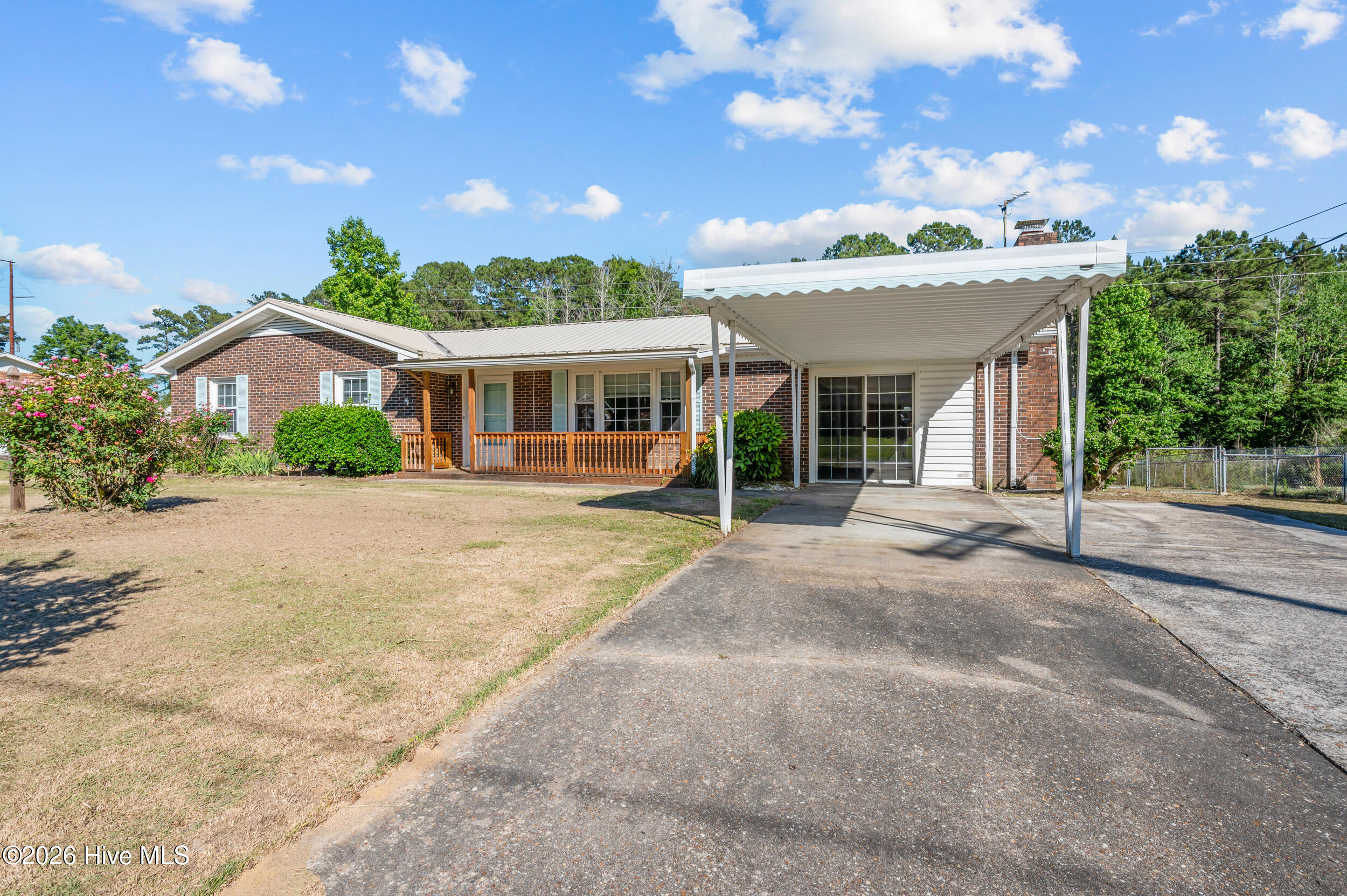 207 Maplehurst Drive Property Photo 1