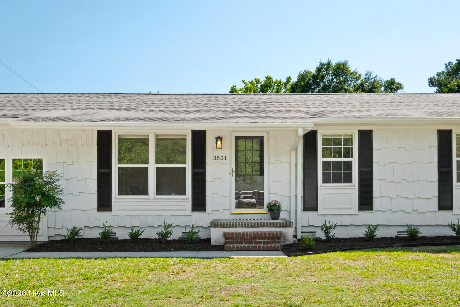 3521 Middle Sound Loop Road Property Photo 1