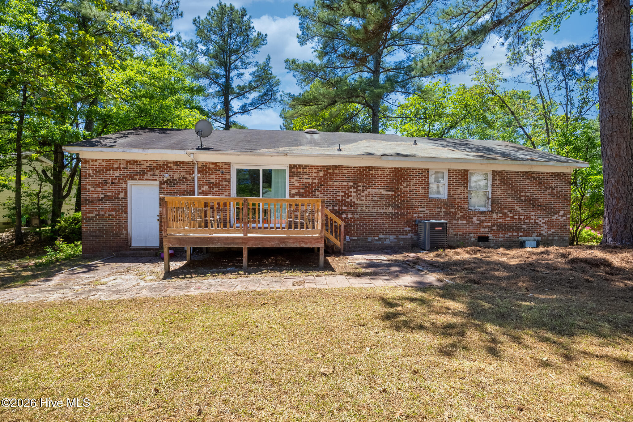 200 Sandhills Circle Property Photo 13