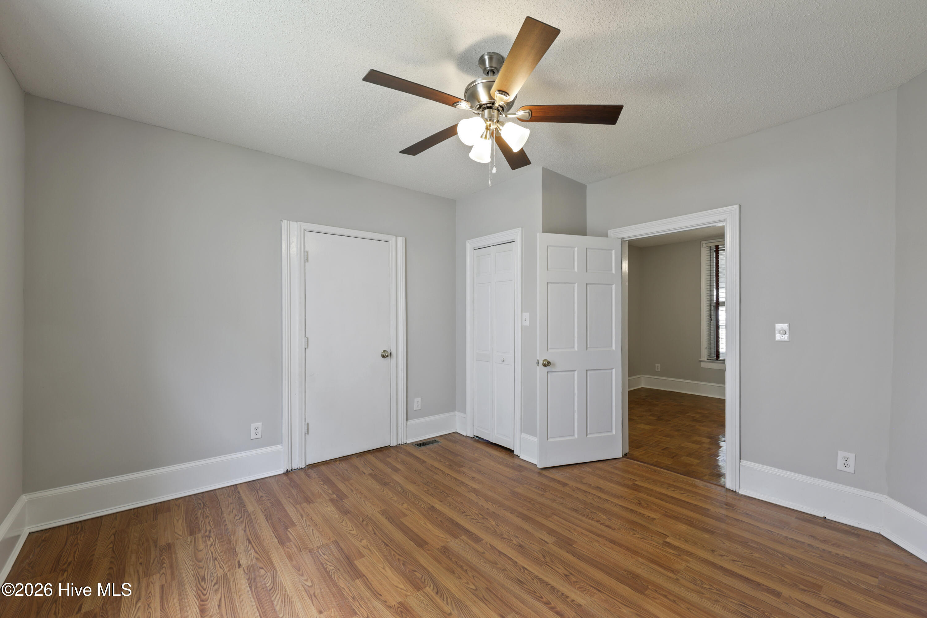 412 N George Street Property Photo 4
