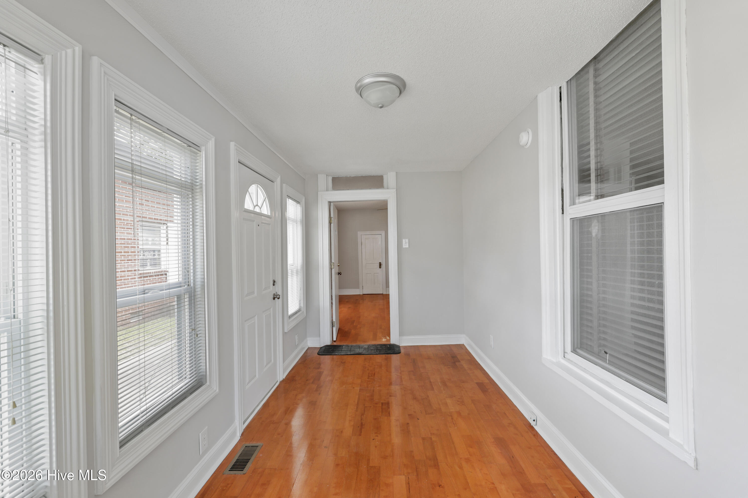 412 N George Street Property Photo 7