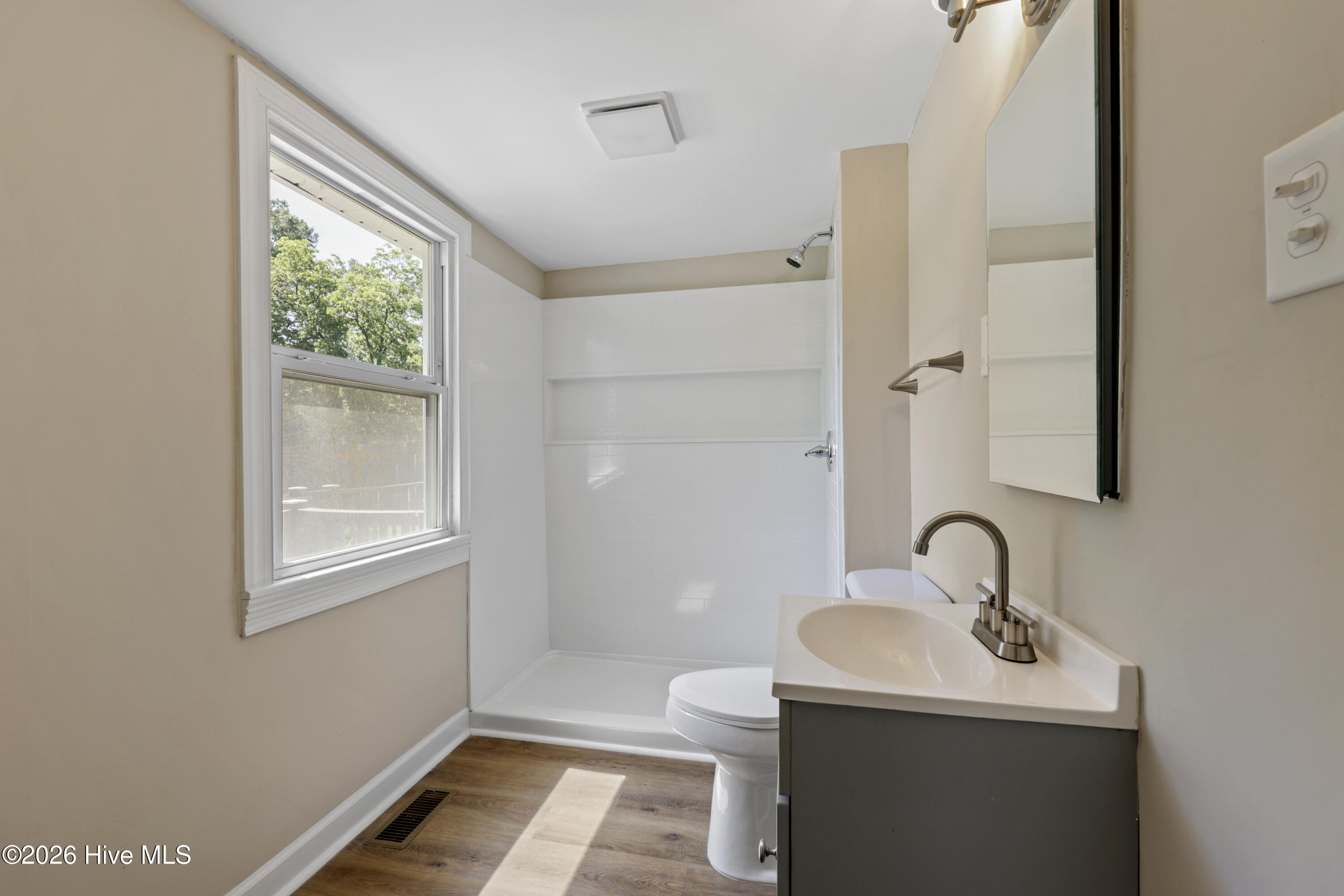 412 N George Street Property Photo 11