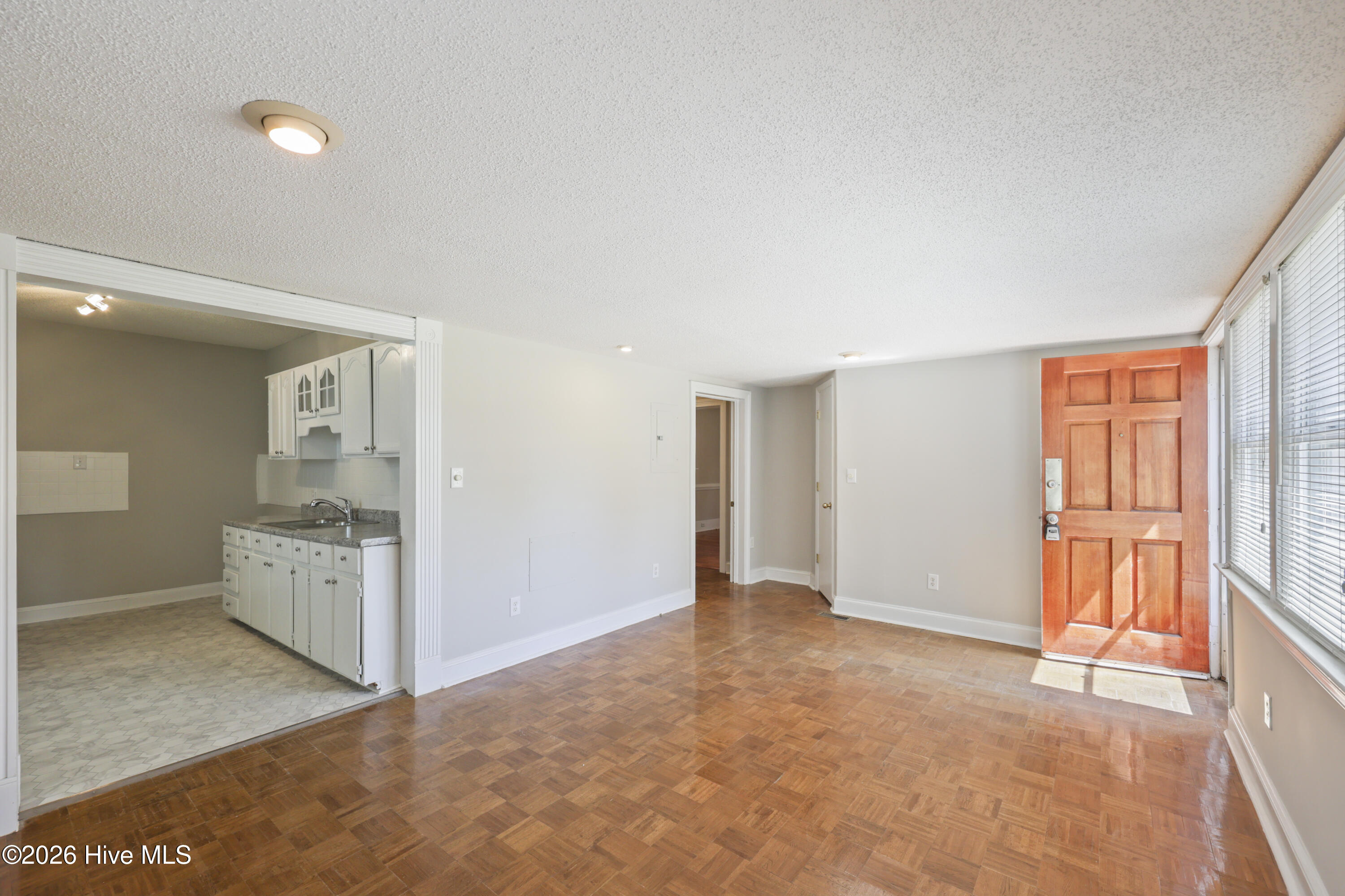 412 N George Street Property Photo 13