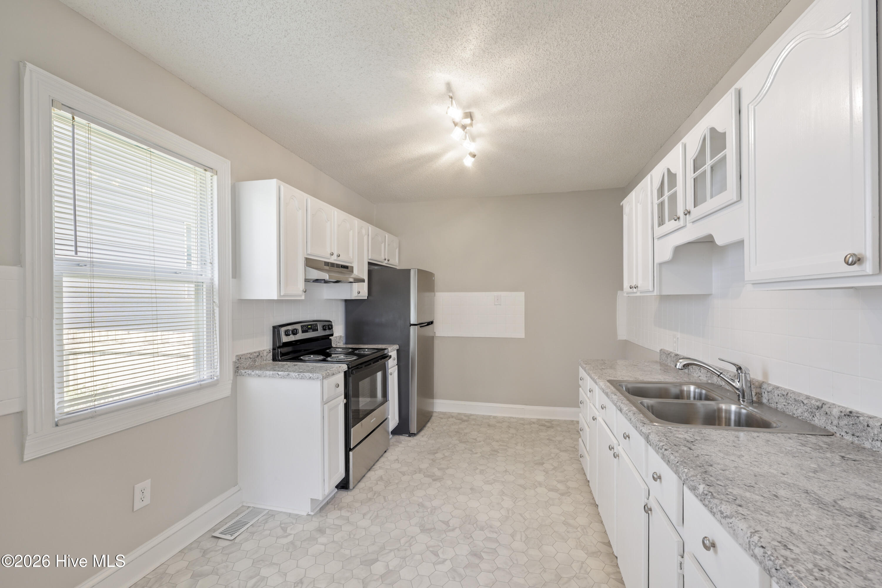 412 N George Street Property Photo 14