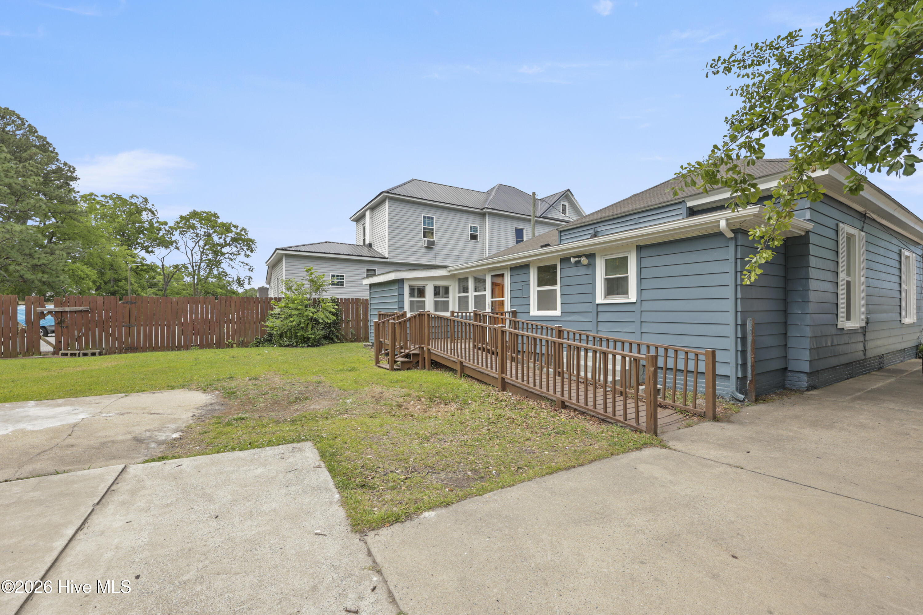 412 N George Street Property Photo 21