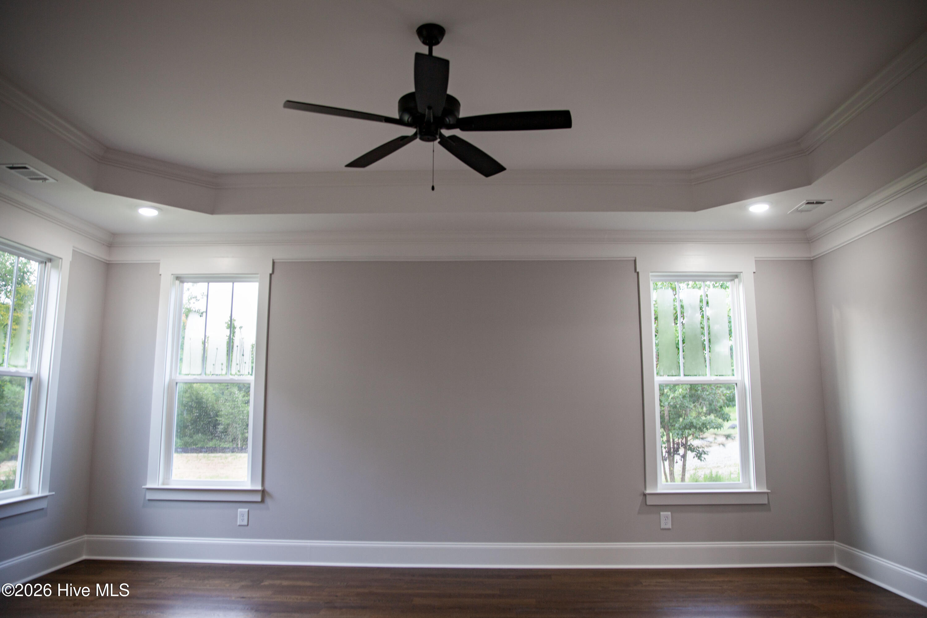 988 Fairbourne Drive Property Photo 13