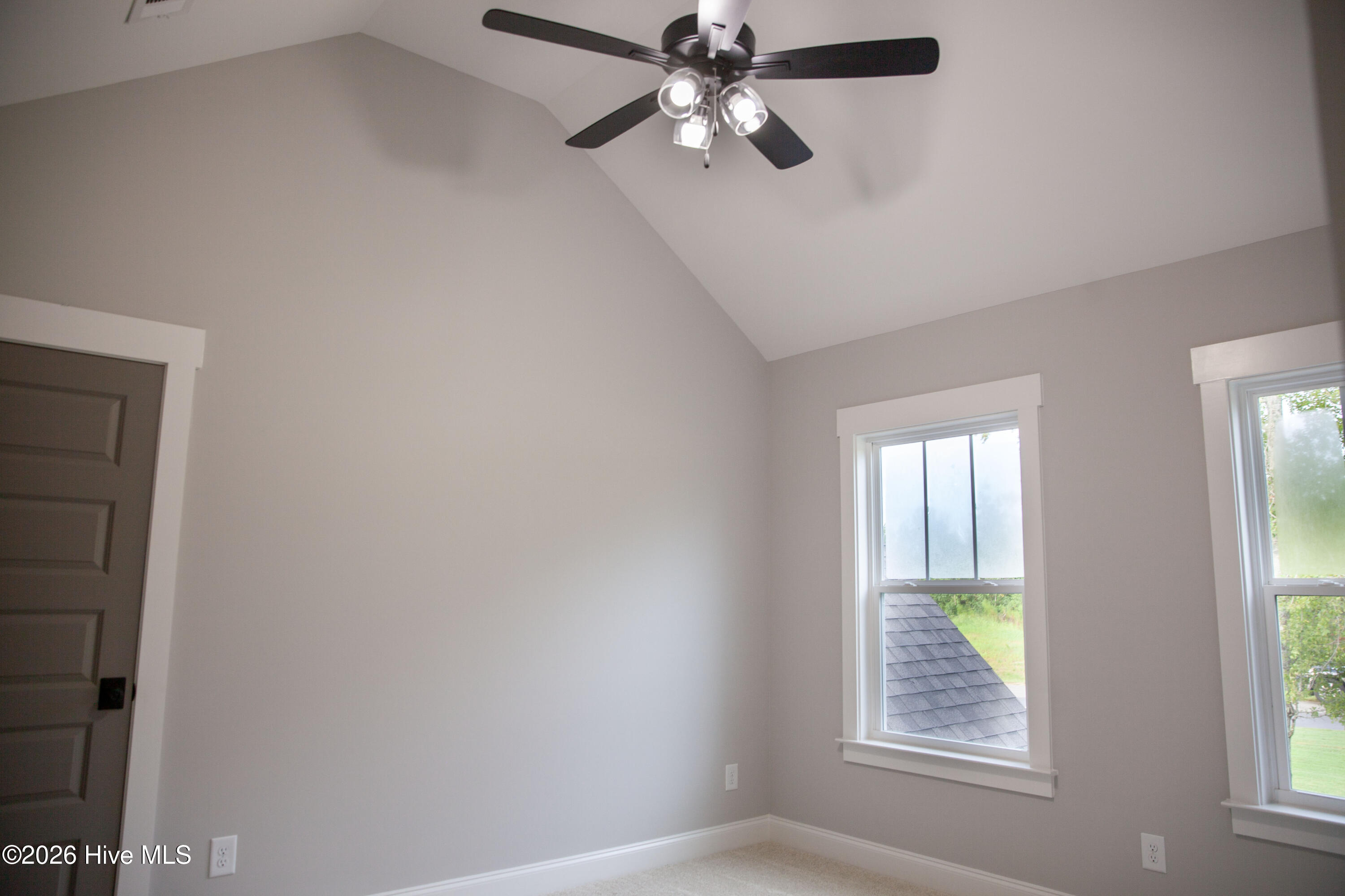 988 Fairbourne Drive Property Photo 20