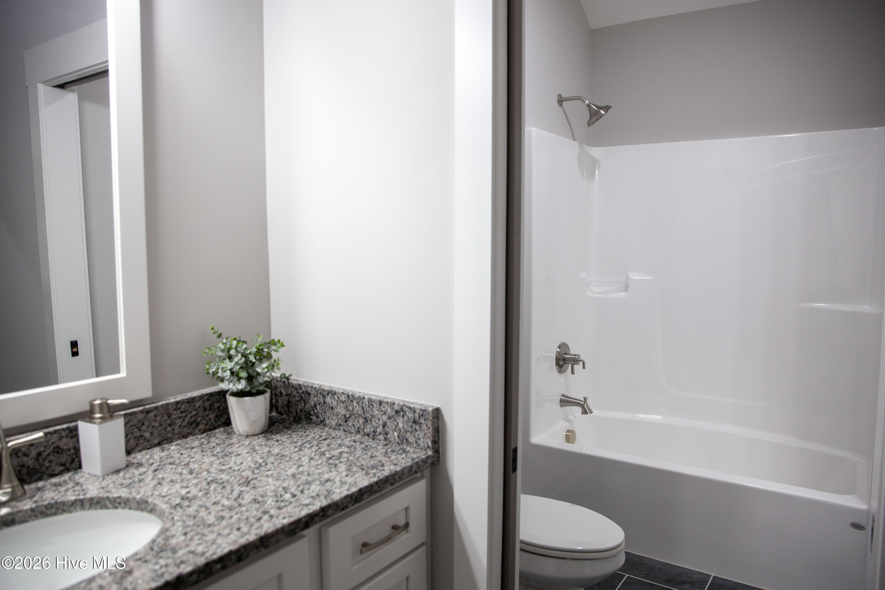 988 Fairbourne Drive Property Photo 23