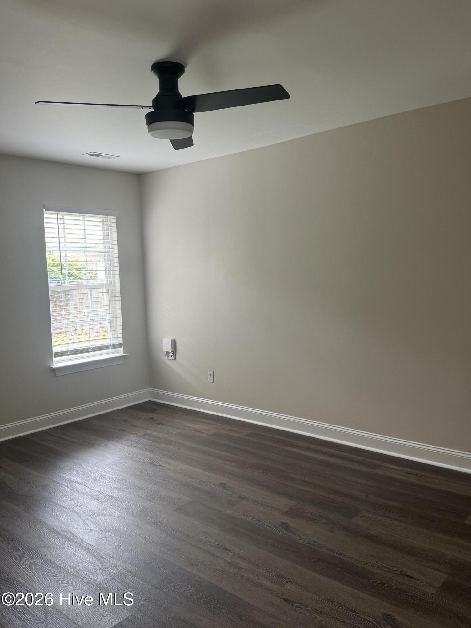 2055 Cambria Drive B Property Photo 9