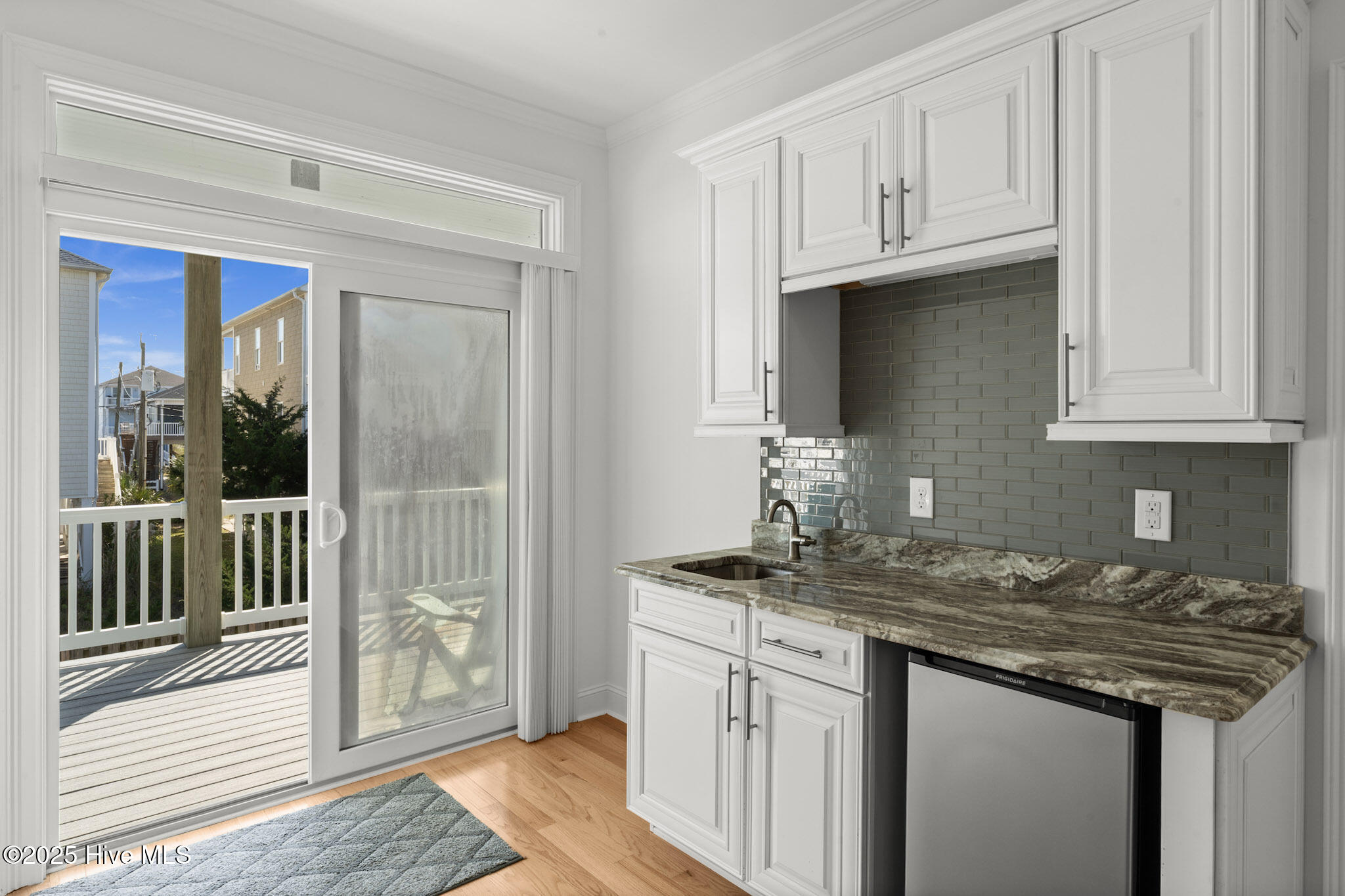 1318 N New River Drive Property Photo 16