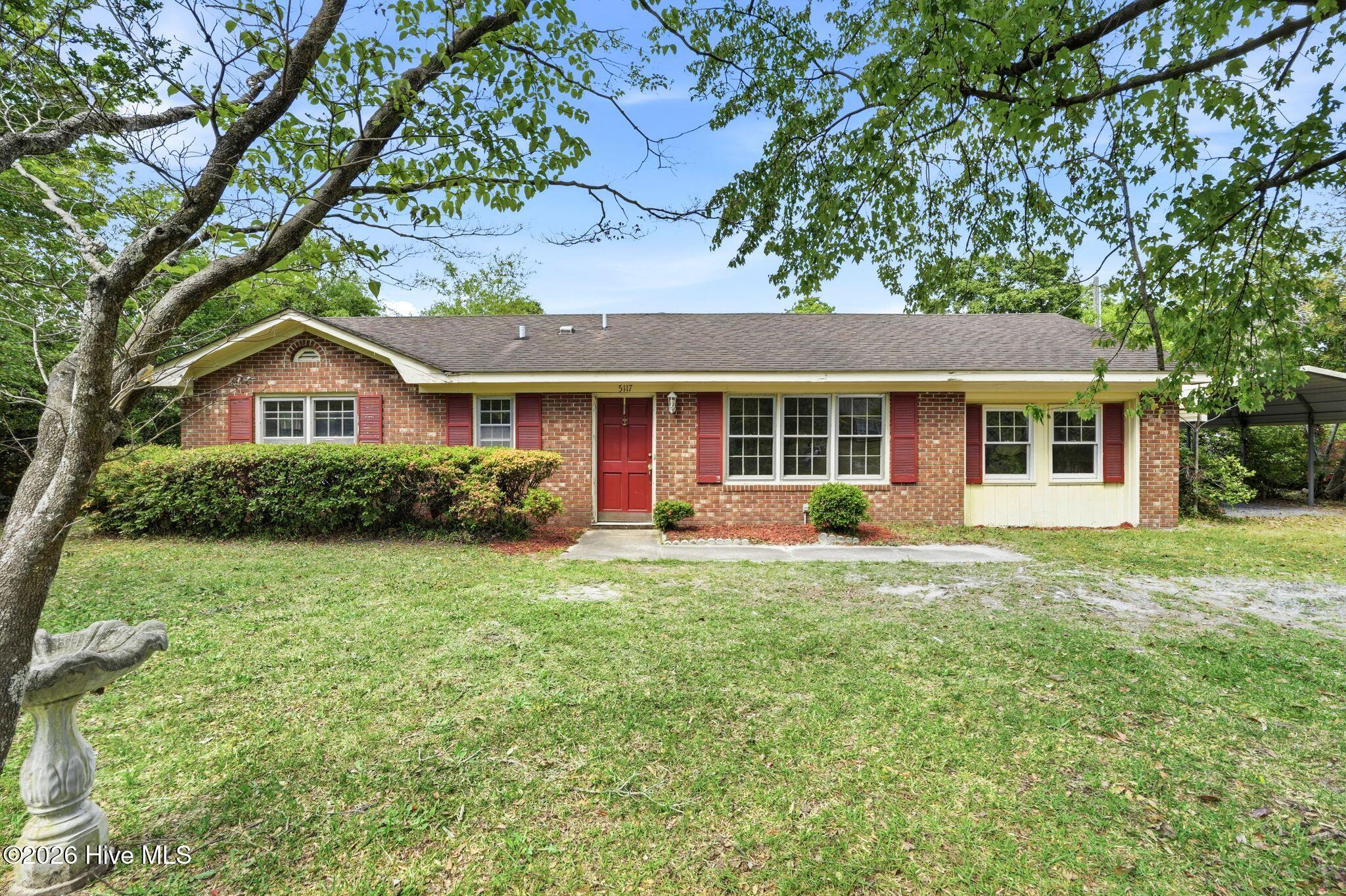 5117 Chaucer Drive Property Photo 1