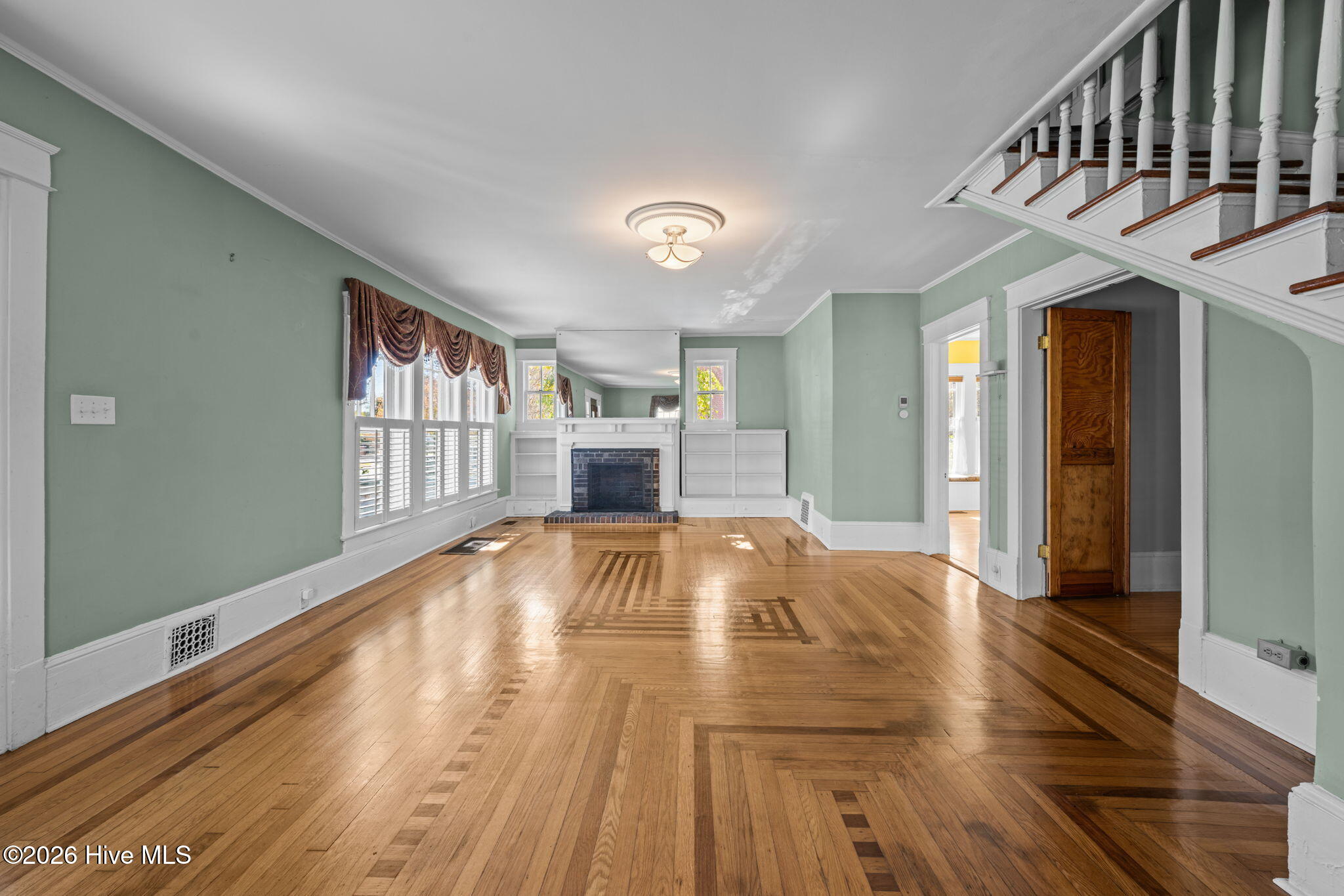411 George Street Property Photo 6