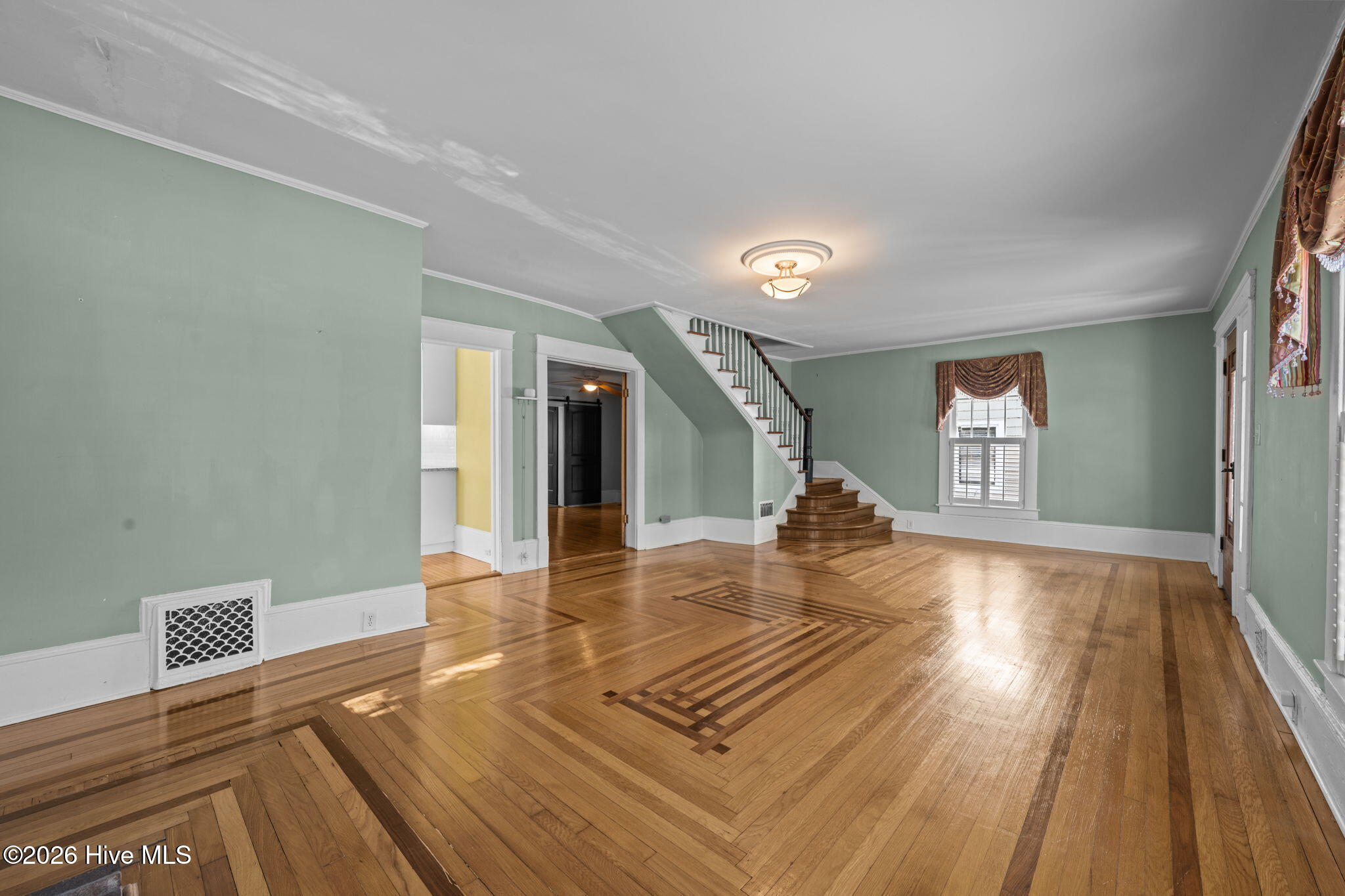 411 George Street Property Photo 8