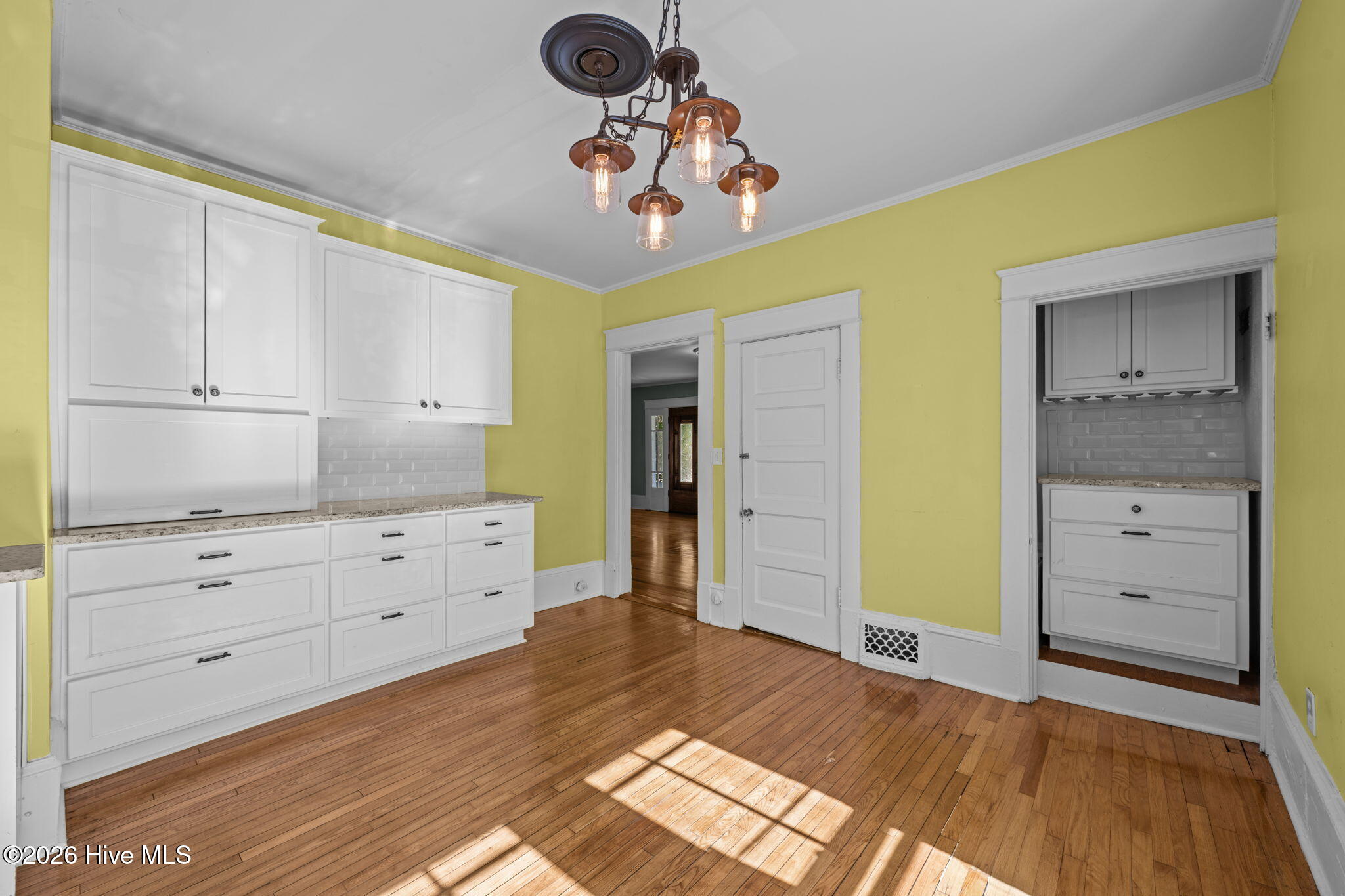 411 George Street Property Photo 10