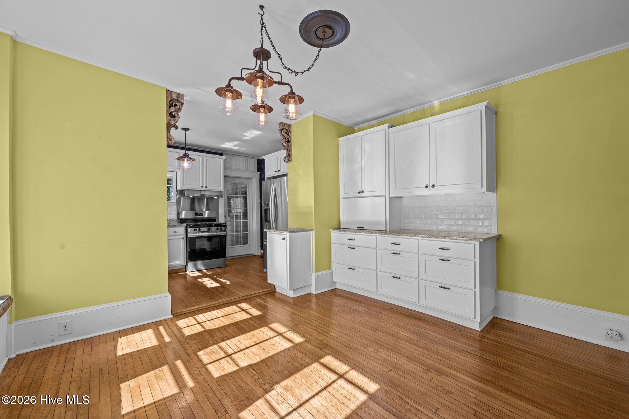 411 George Street Property Photo 11