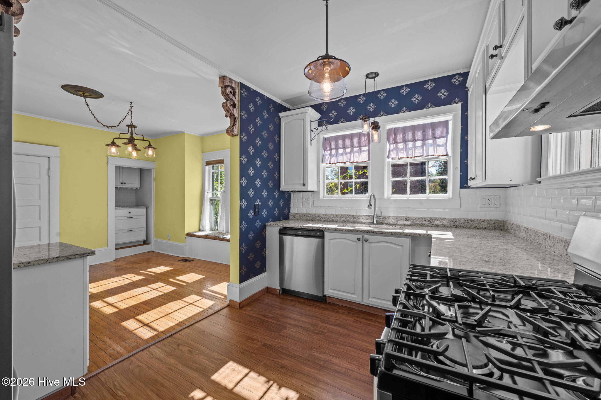 411 George Street Property Photo 13