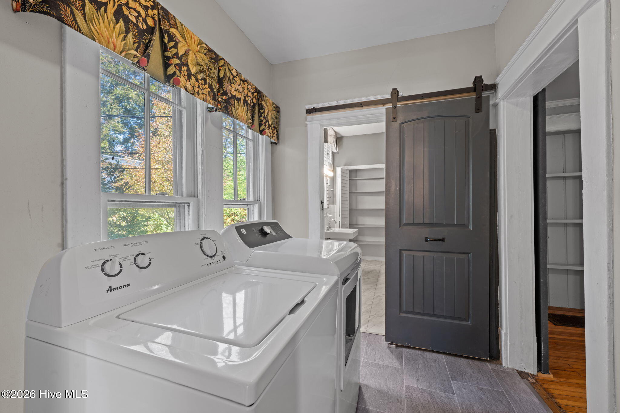 411 George Street Property Photo 15