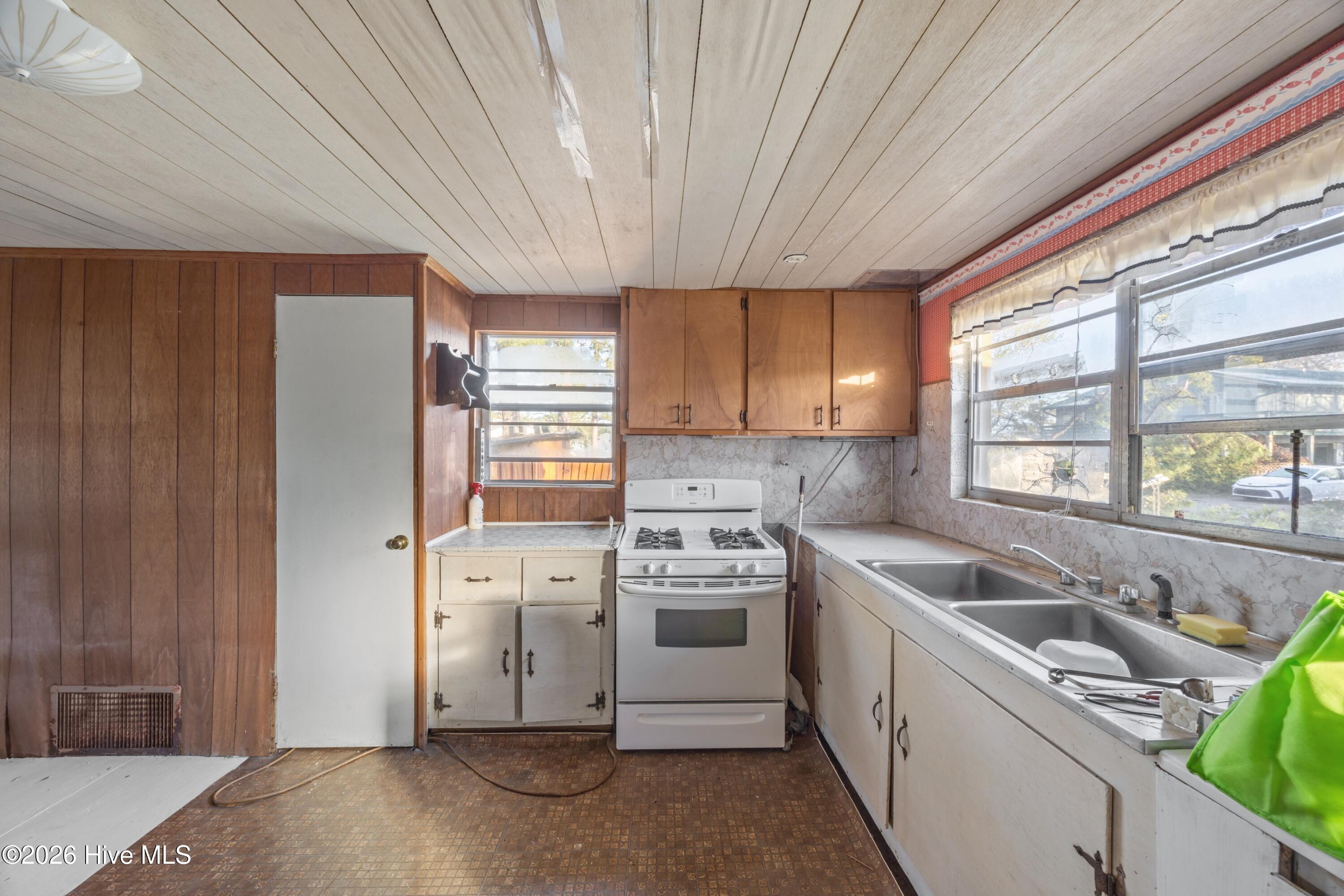 119 N Dawn Street Property Photo 17